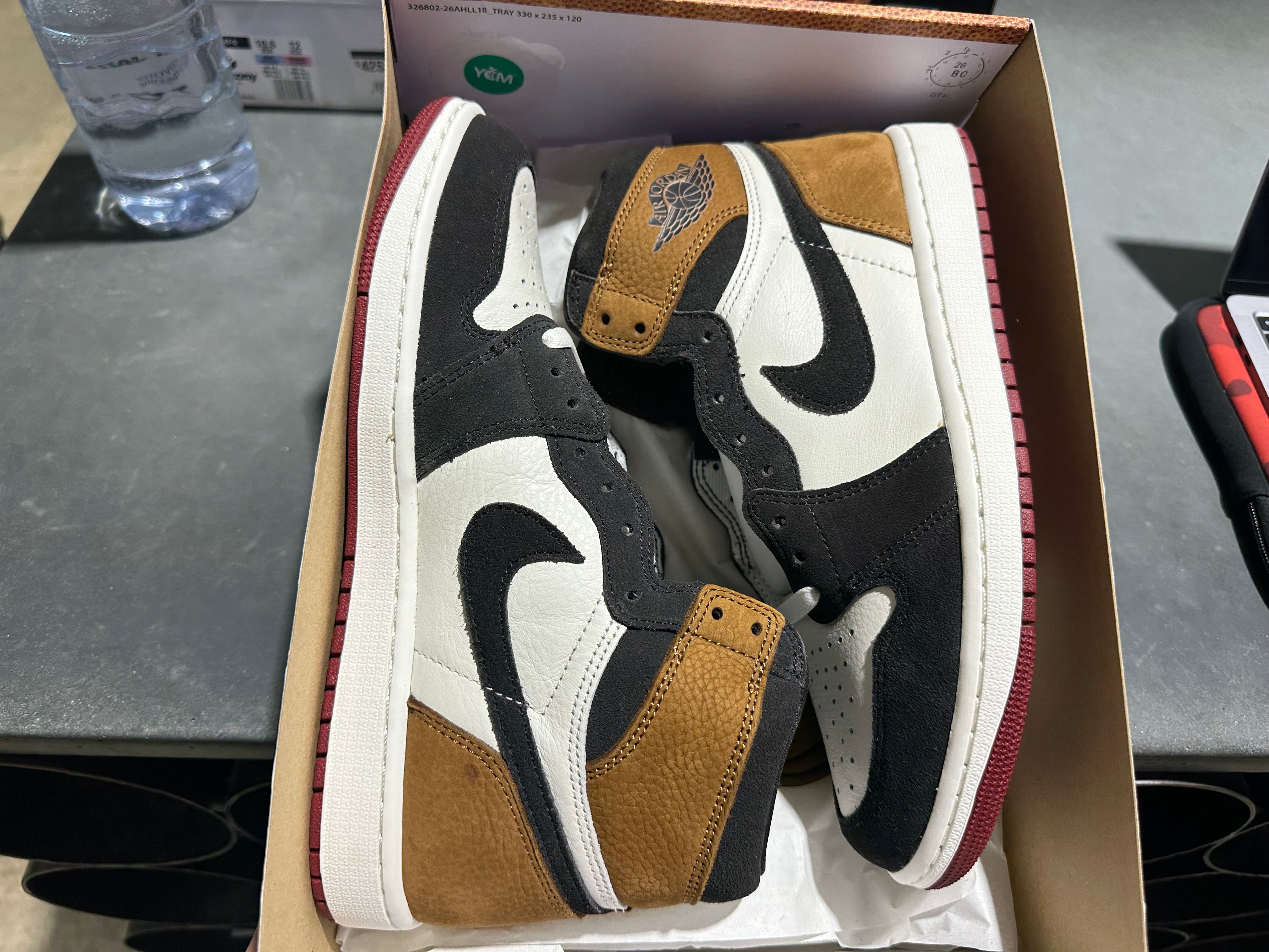 Air Jordan 1 Retro High OG - Love Letter Size 9