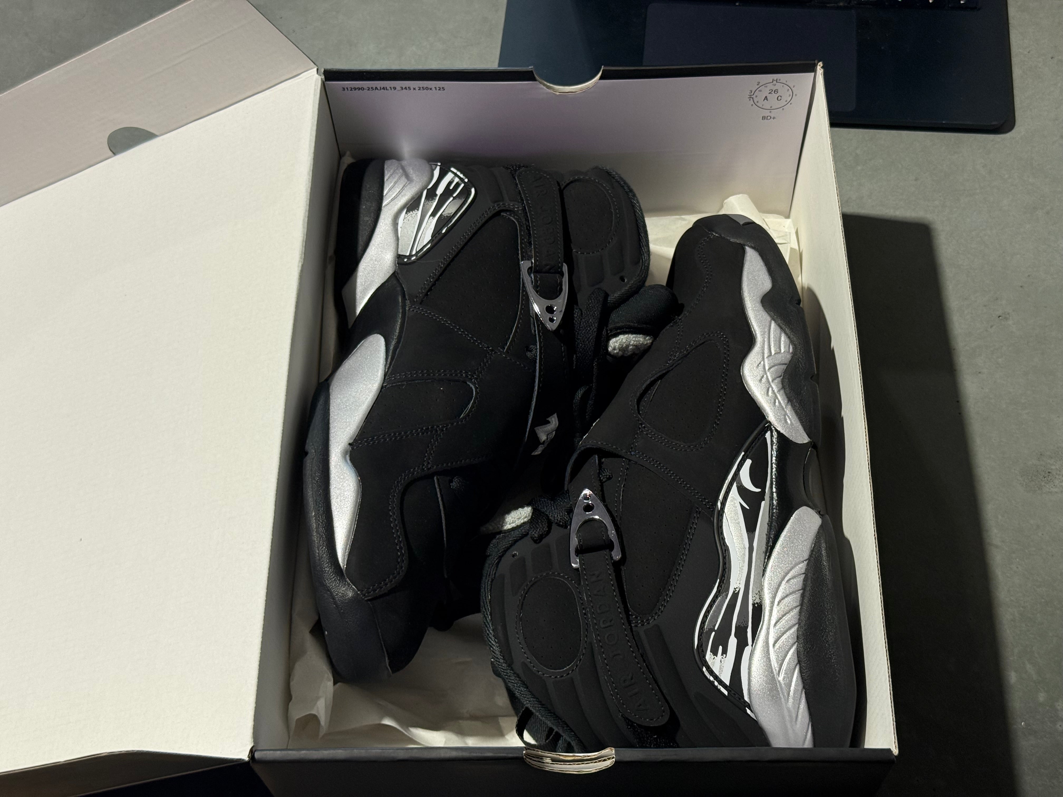 Air Jordan 8 Retro - Chrome Size 9.5