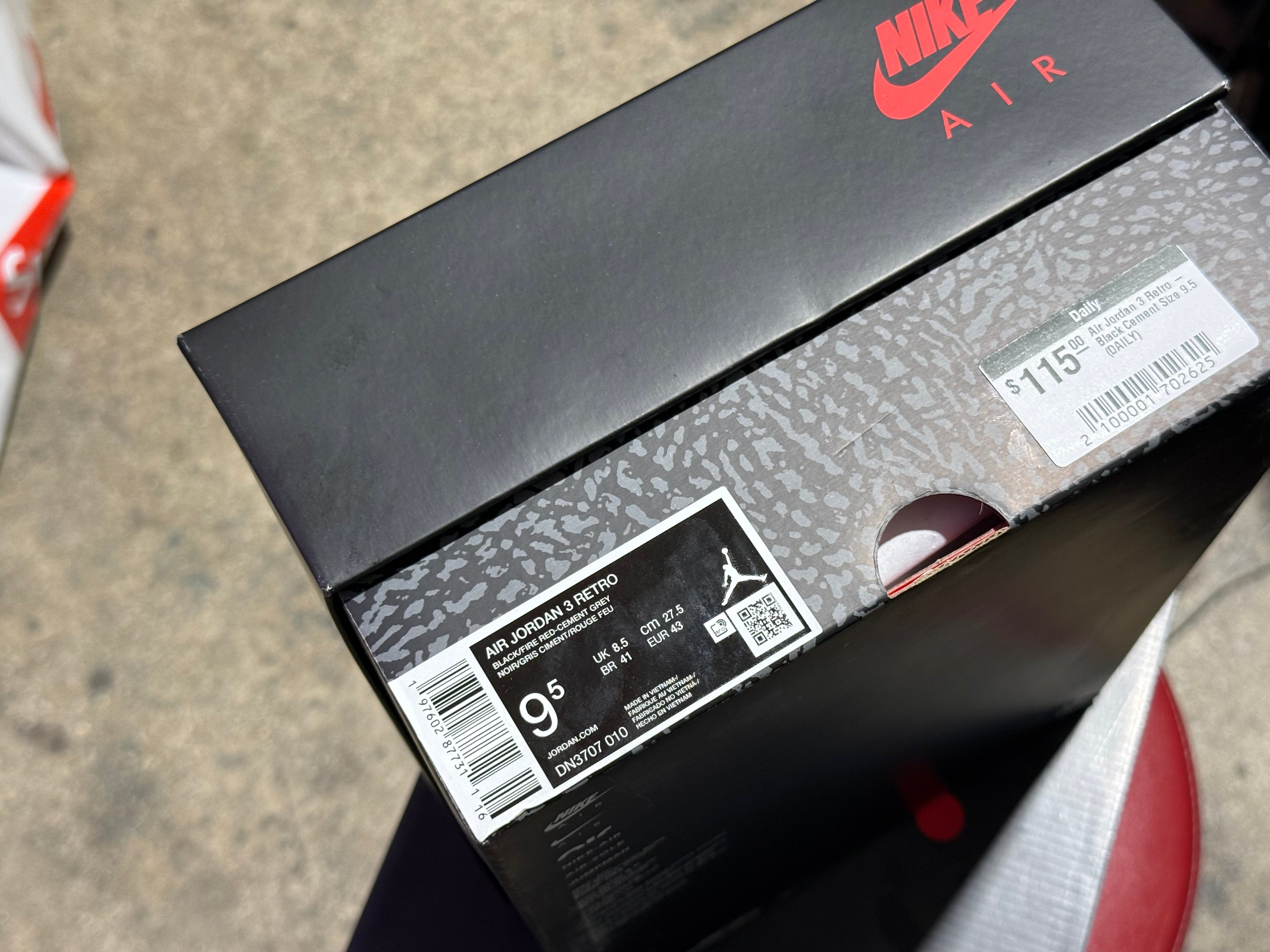 Air Jordan 3 Retro - Black Cement Size 9.5