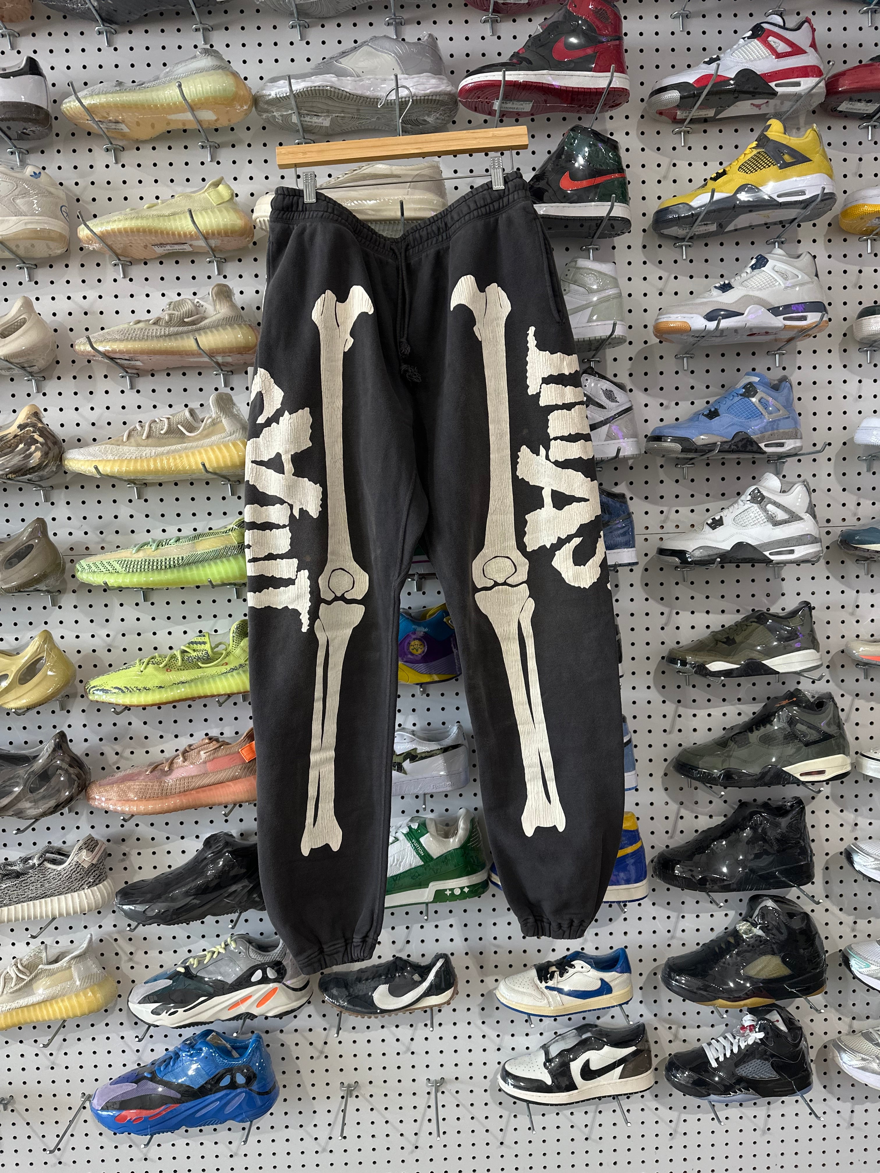 NEW Saint x VLONE Bone Sweatpants - Black	Size Large