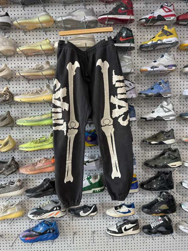NEW Saint x VLONE Bone Sweatpants - Black	Size Large