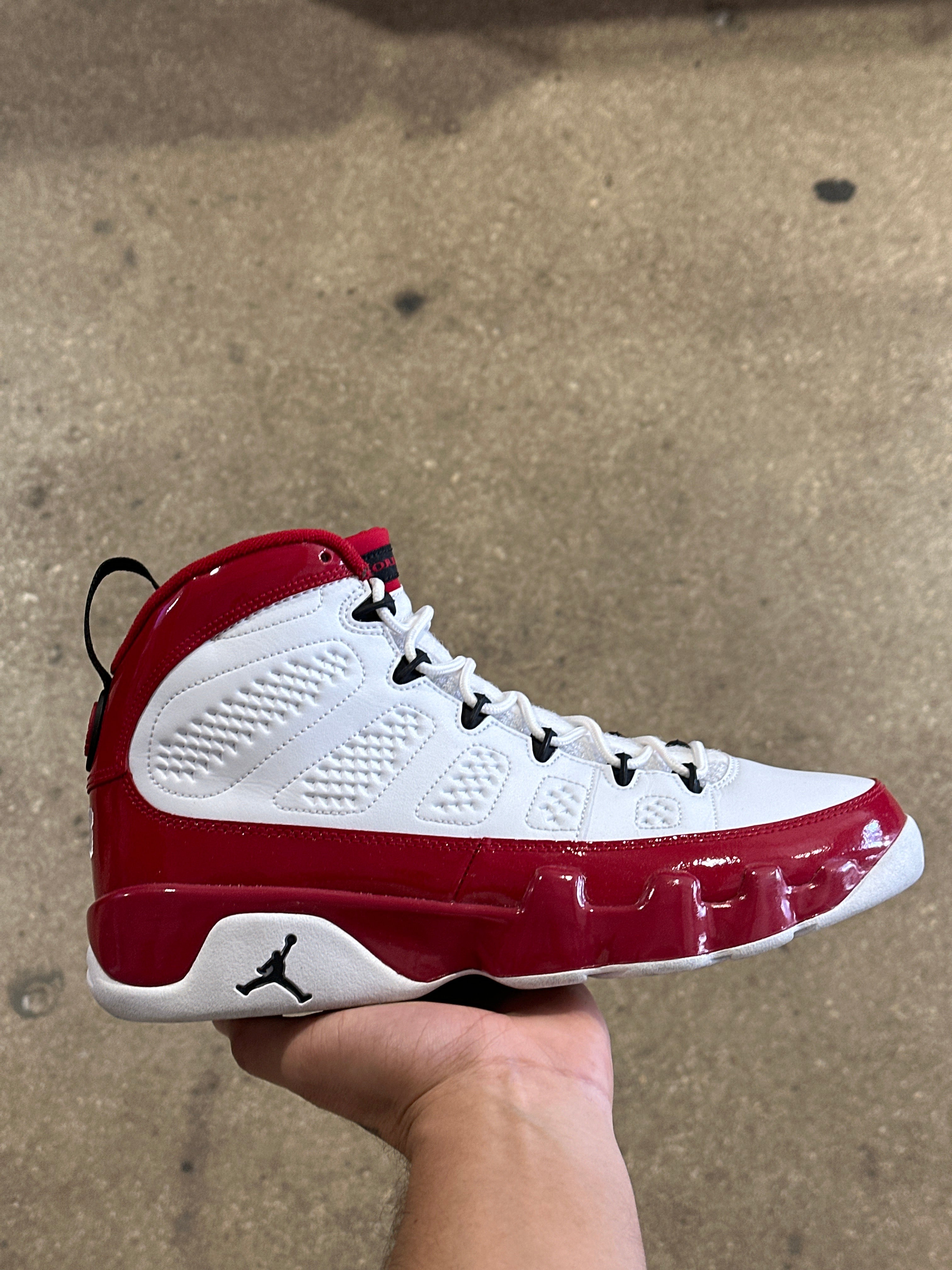 Air Jordan 9 Retro - White Gym Red Size 10