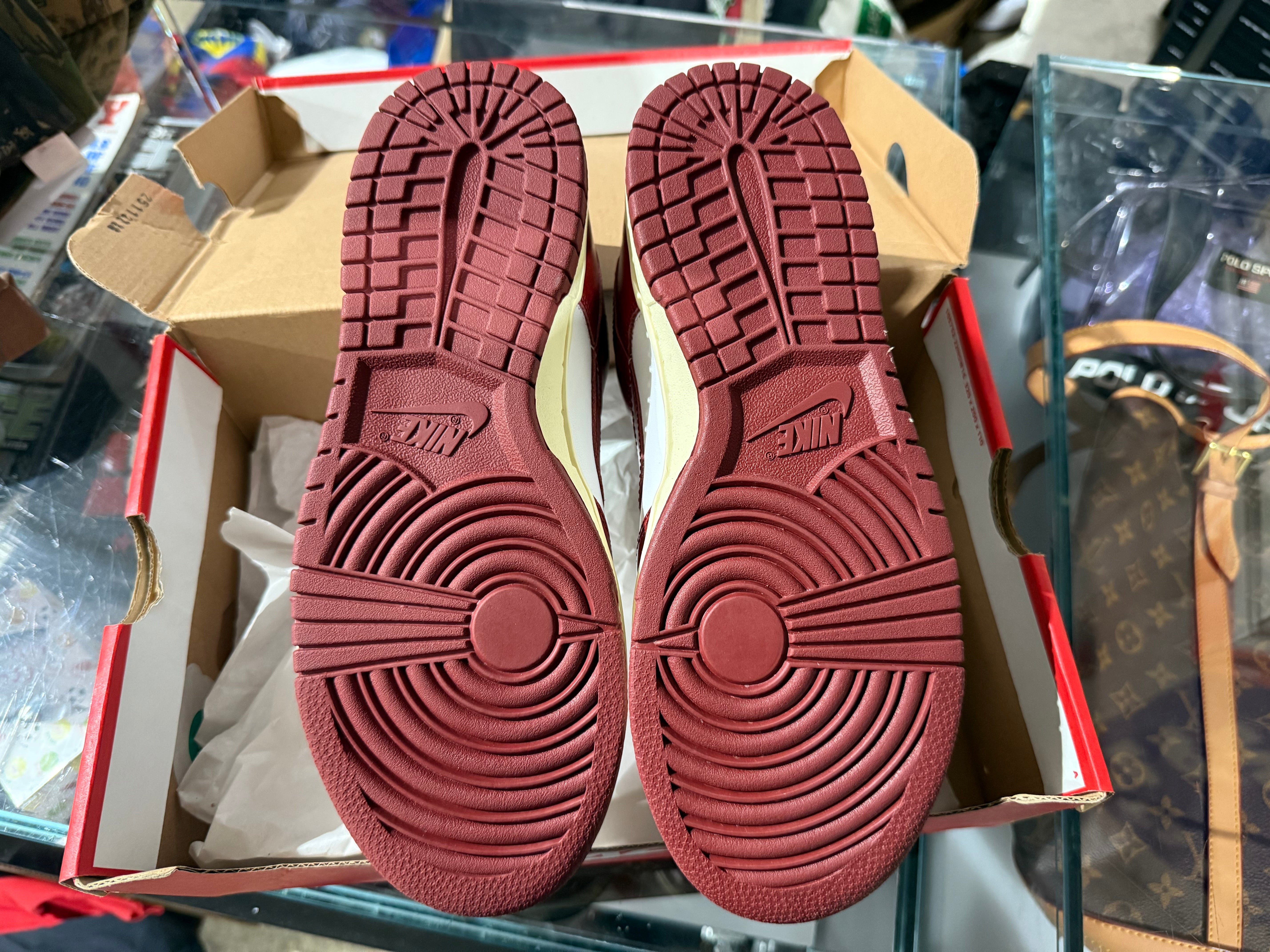 W Nike Dunk Low PRM - Vintage Team Red Size 9W/7.5M