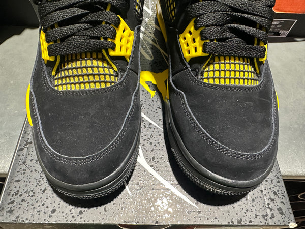 Air Jordan 4 Retro - Thunder 2023 Size 8
