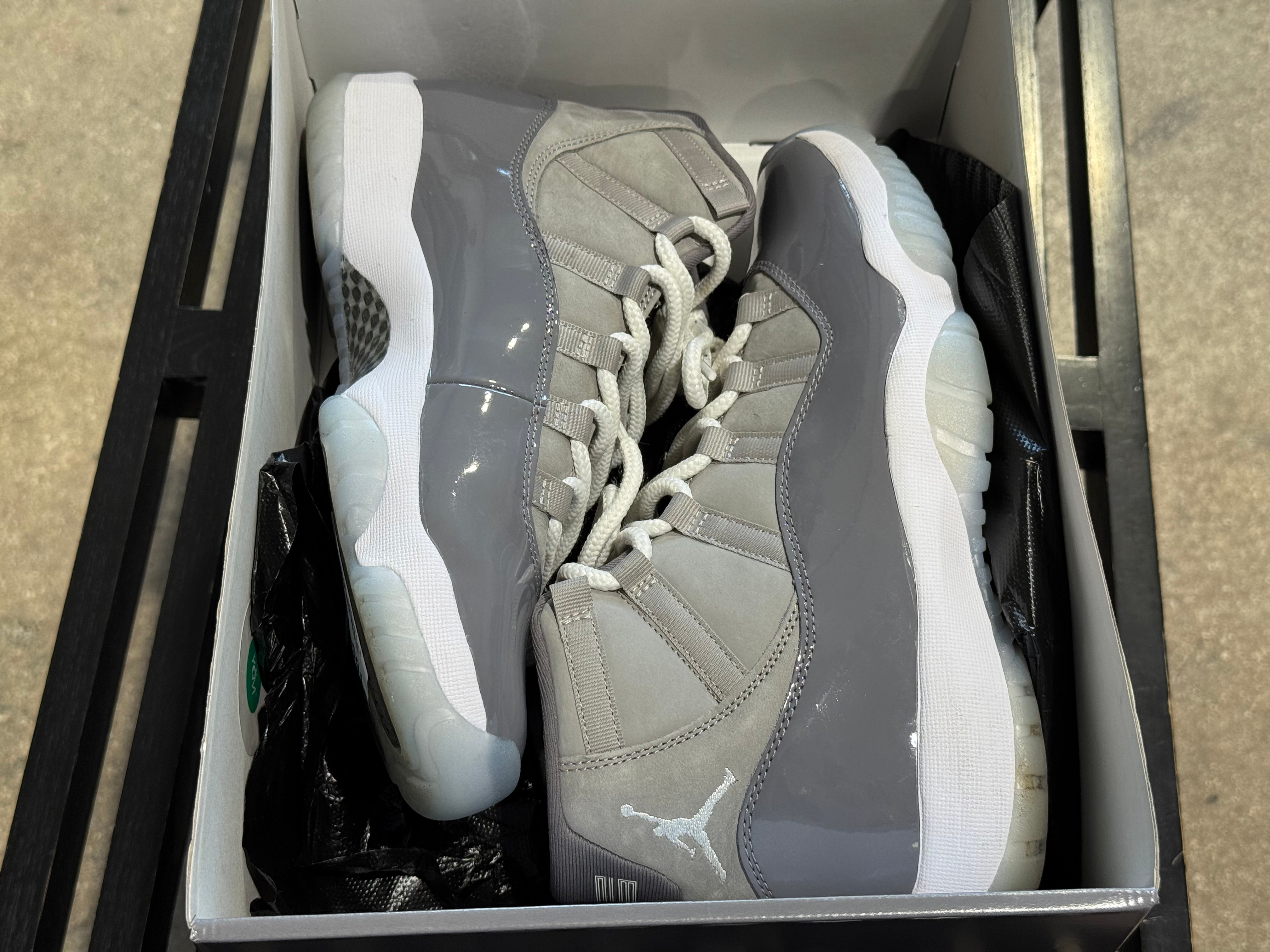 Air Jordan 11 Retro - Cool Grey Size 9.5