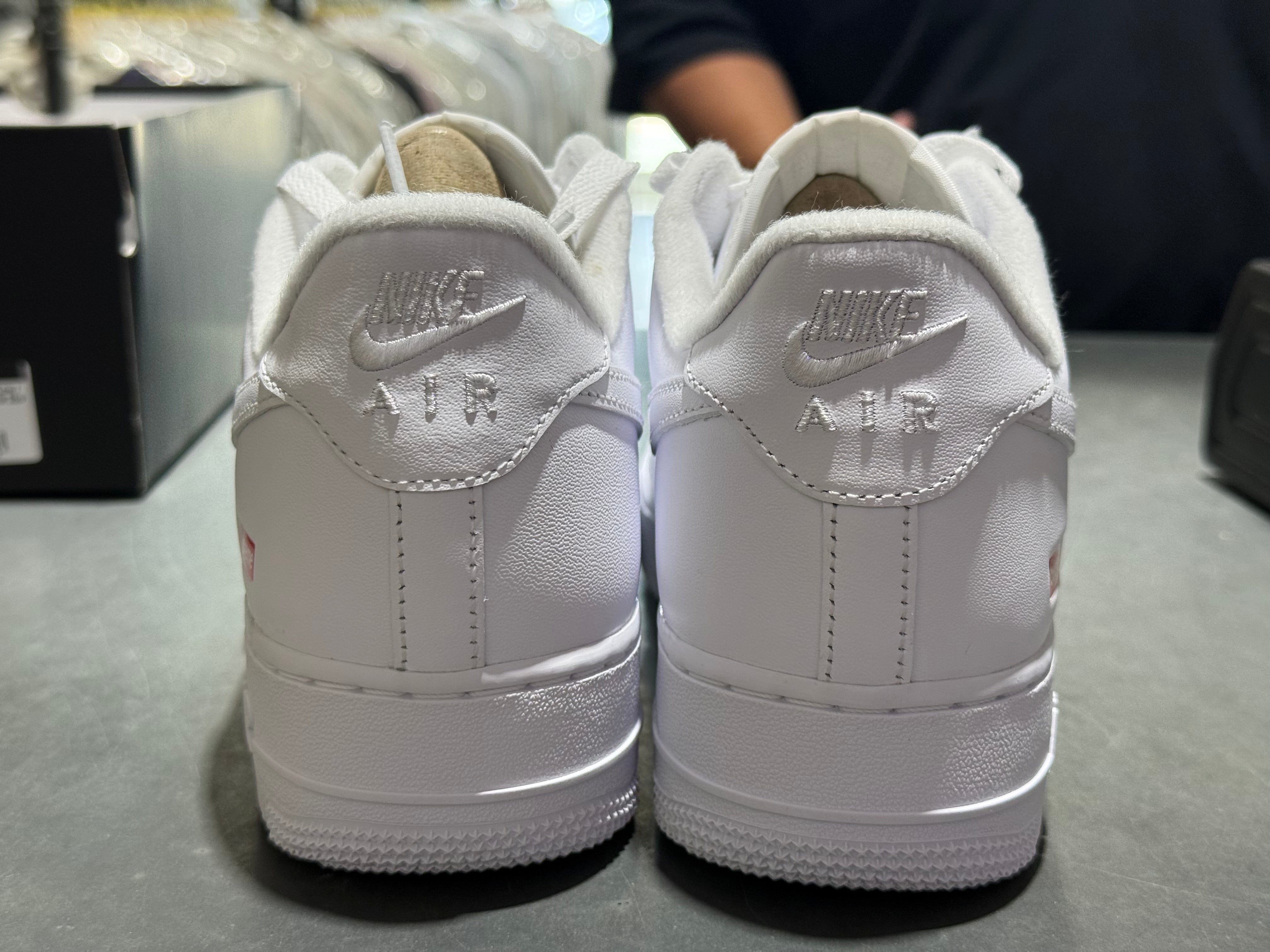 Nike Air Force 1 Low / Supreme - White Size 9