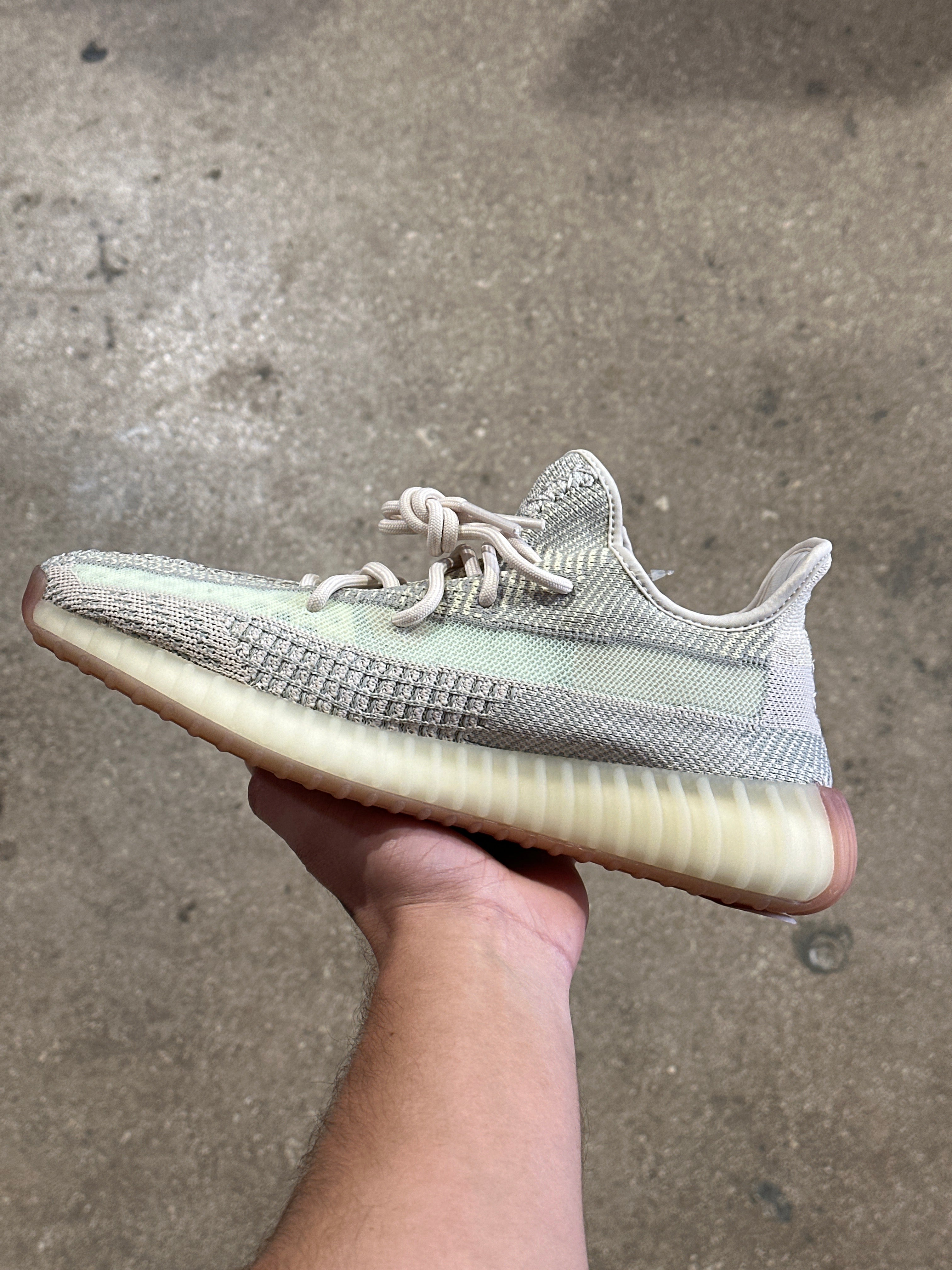 adidas Yeezy Boost 350 V2 - Citrin Non-Reflective Size 10