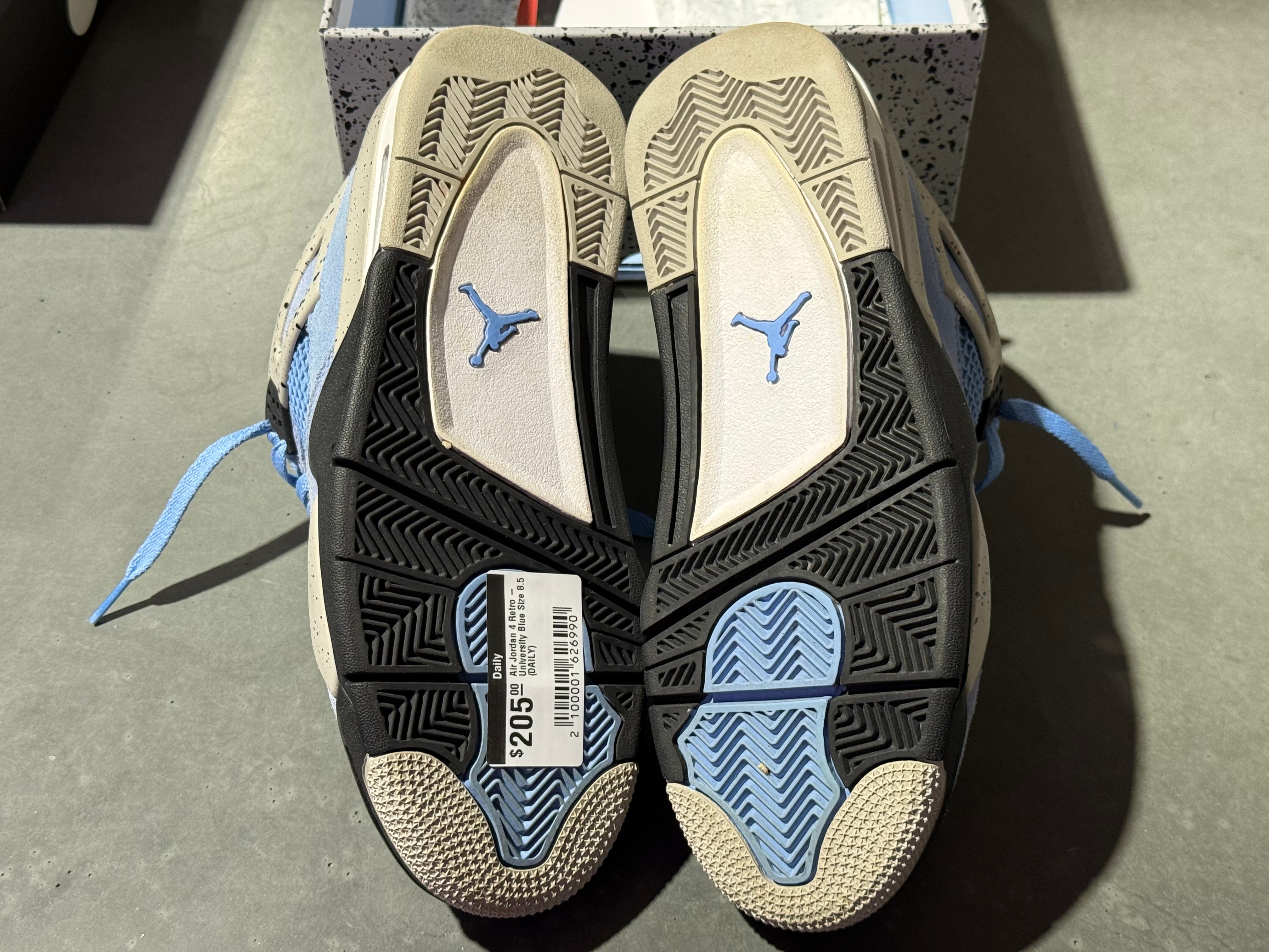 Air Jordan 4 Retro - University Blue Size 8.5