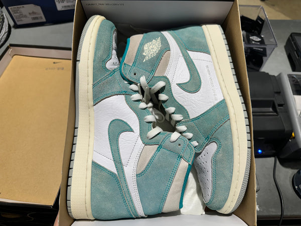 Air Jordan 1 Retro High OG - Turbo Green Size 9.5