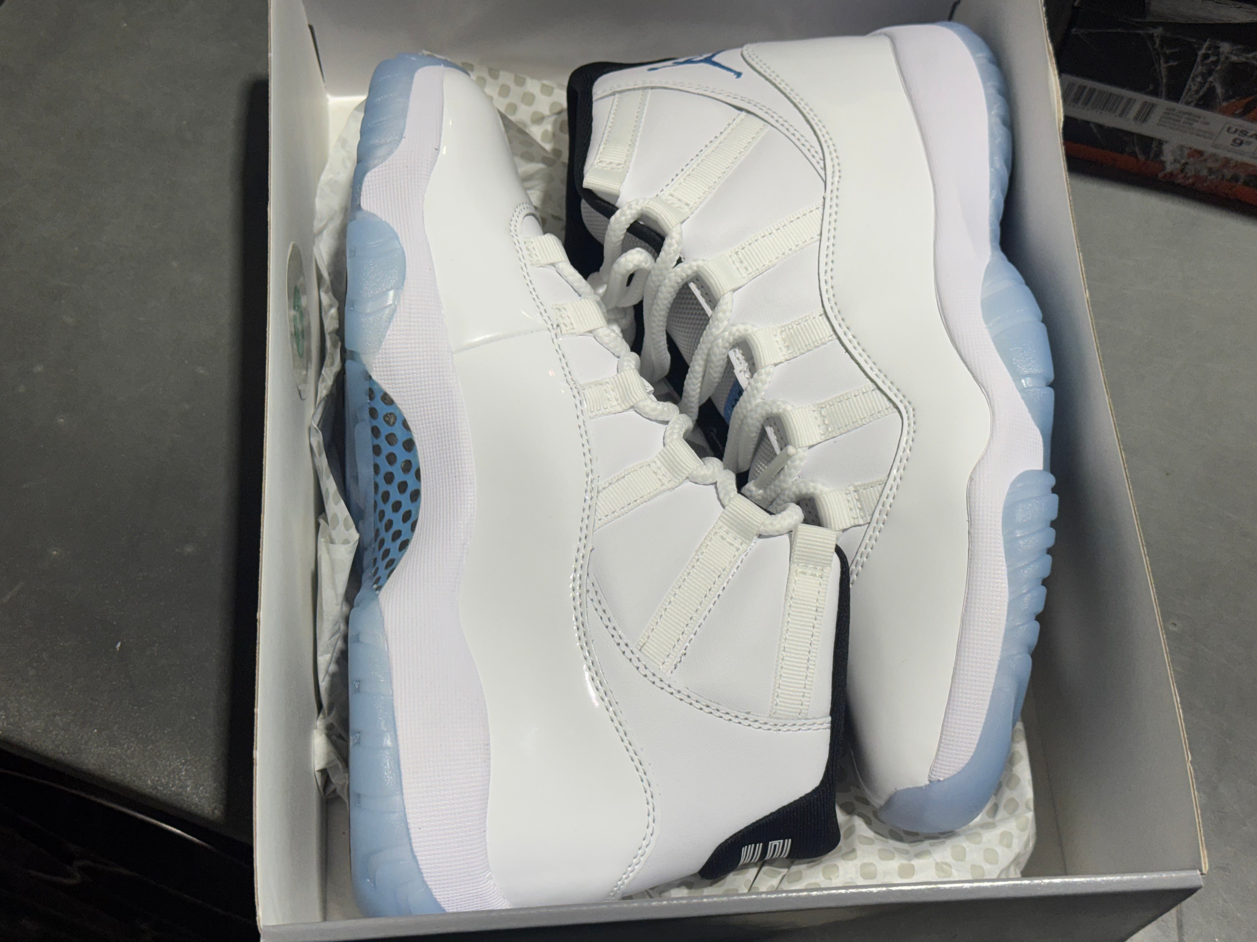 Air Jordan 11 Retro - Legend Blue 2024 Size 8