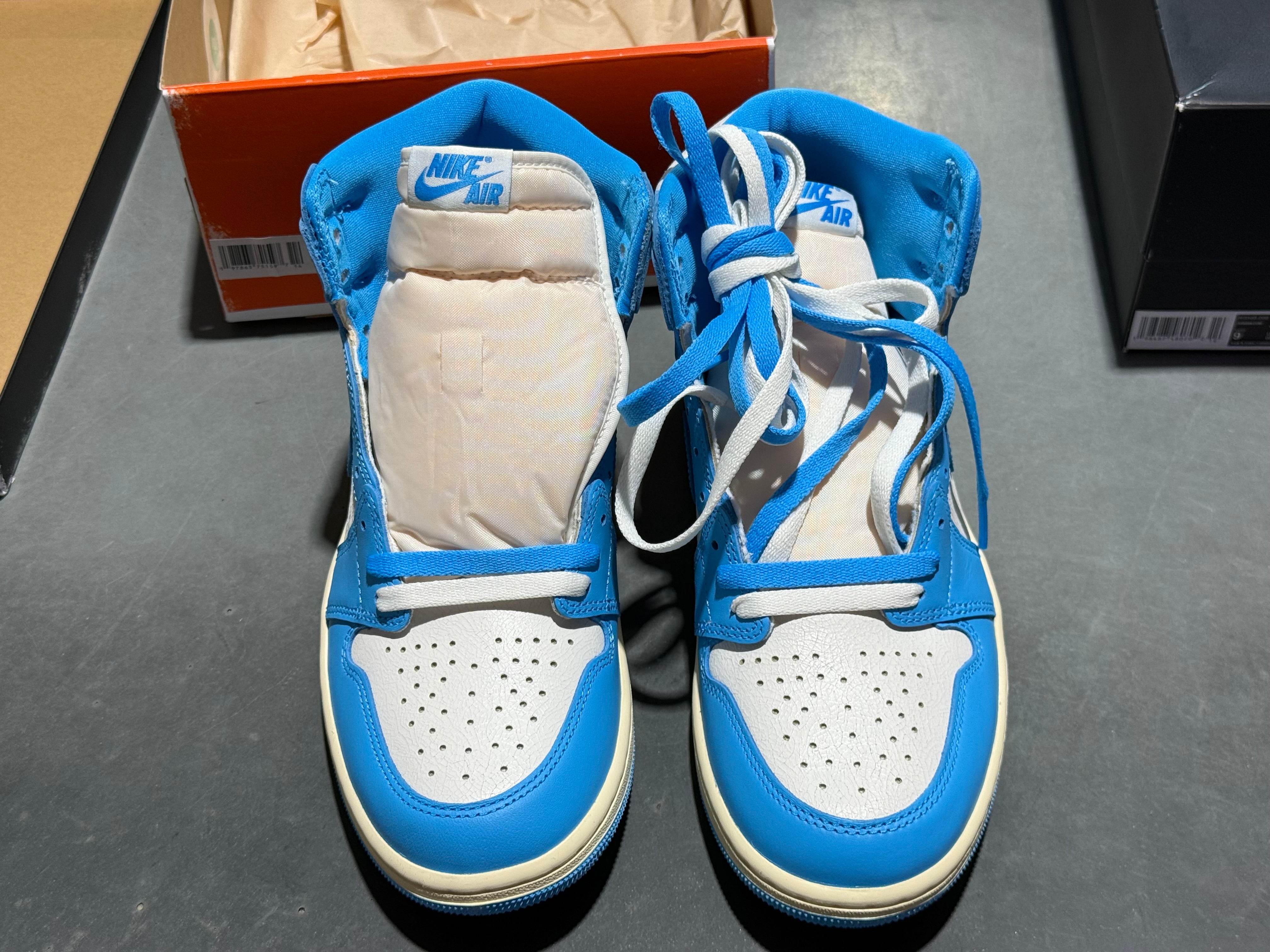 Air Jordan 1 Retro High OG - UNC Reimagined Size 9.5