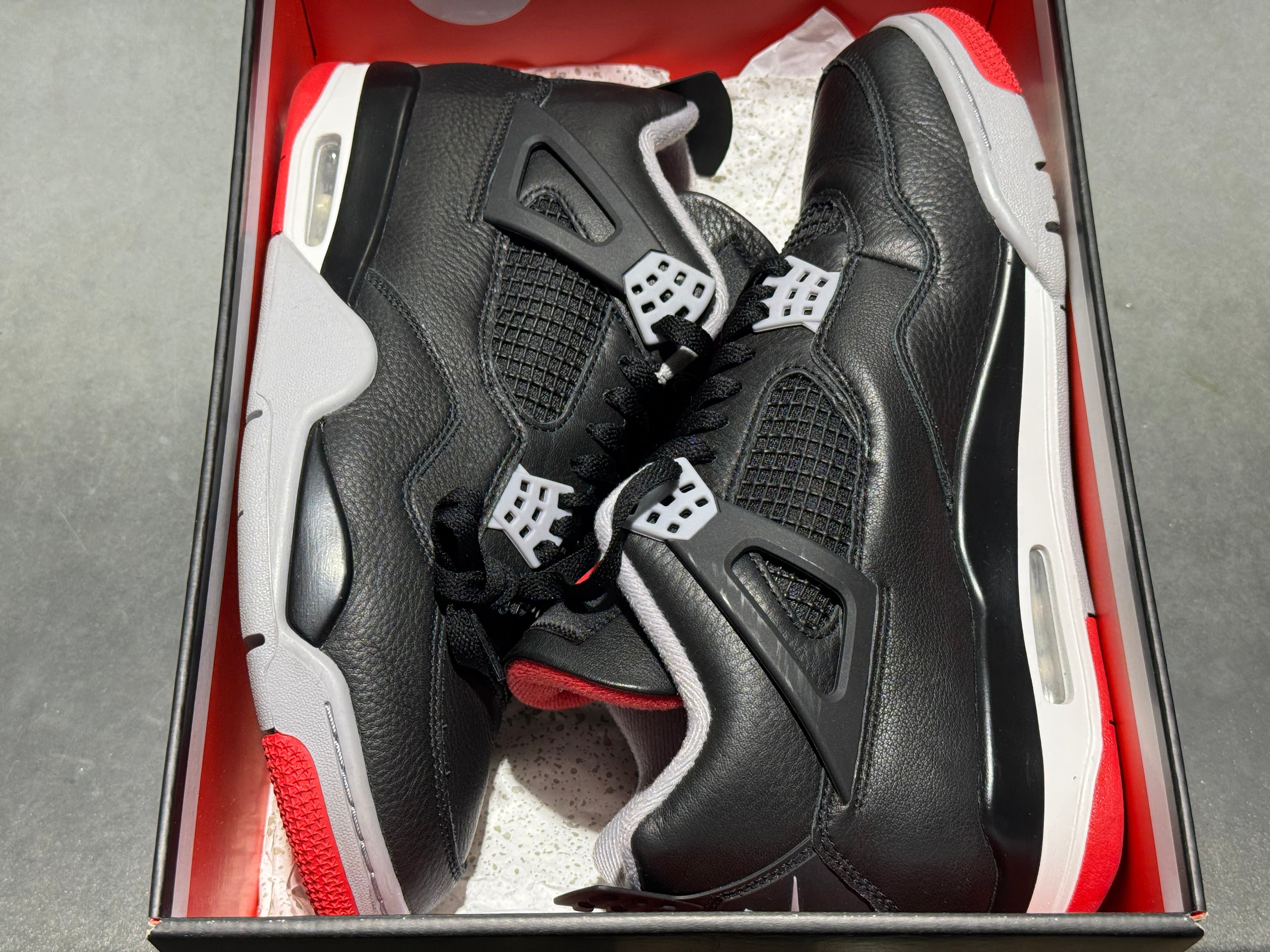 Air Jordan 4 Retro - Bred Reimagined Size 11
