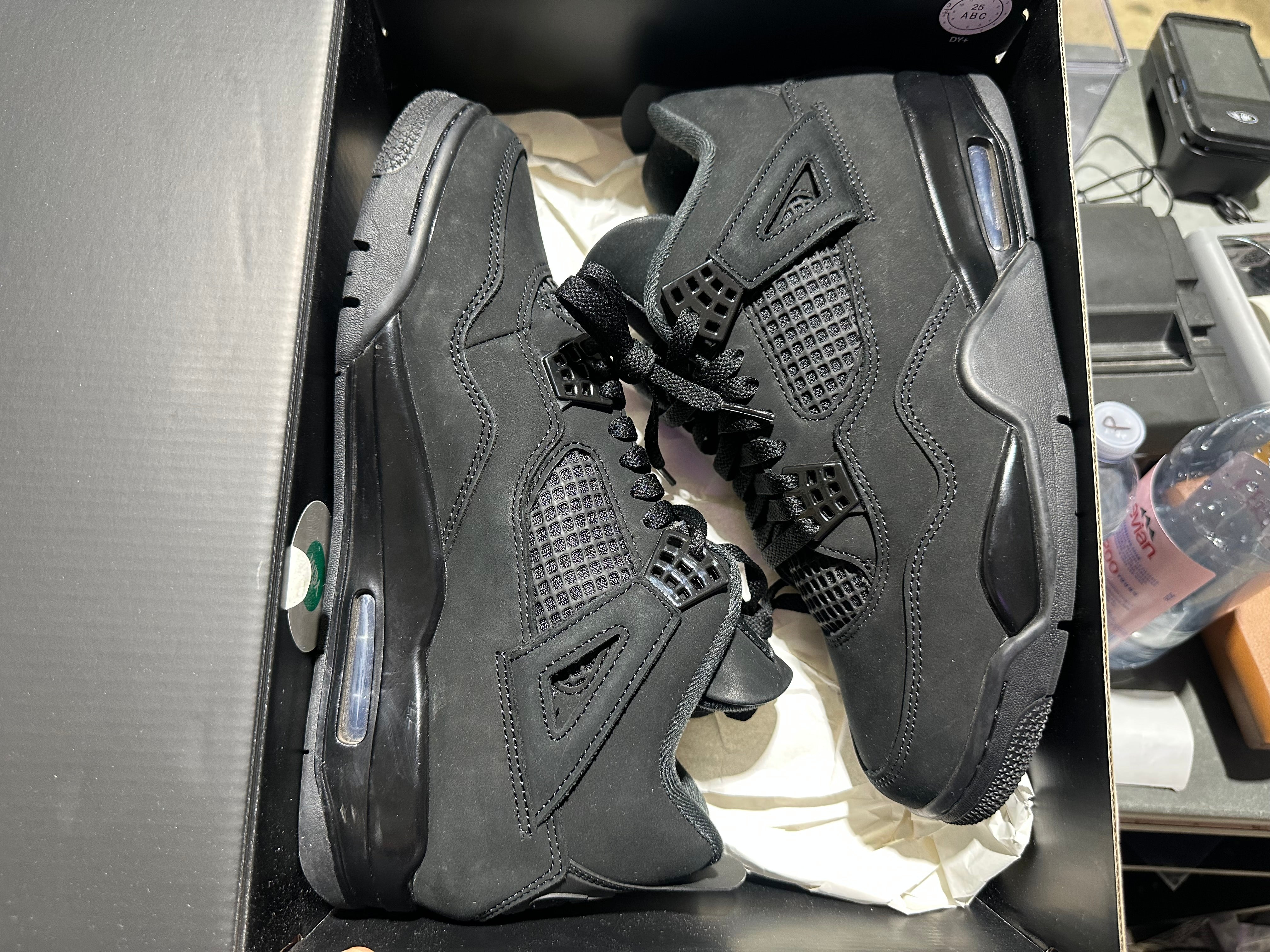 Air Jordan 4 Retro - Black Cat 2025 Size 10.5