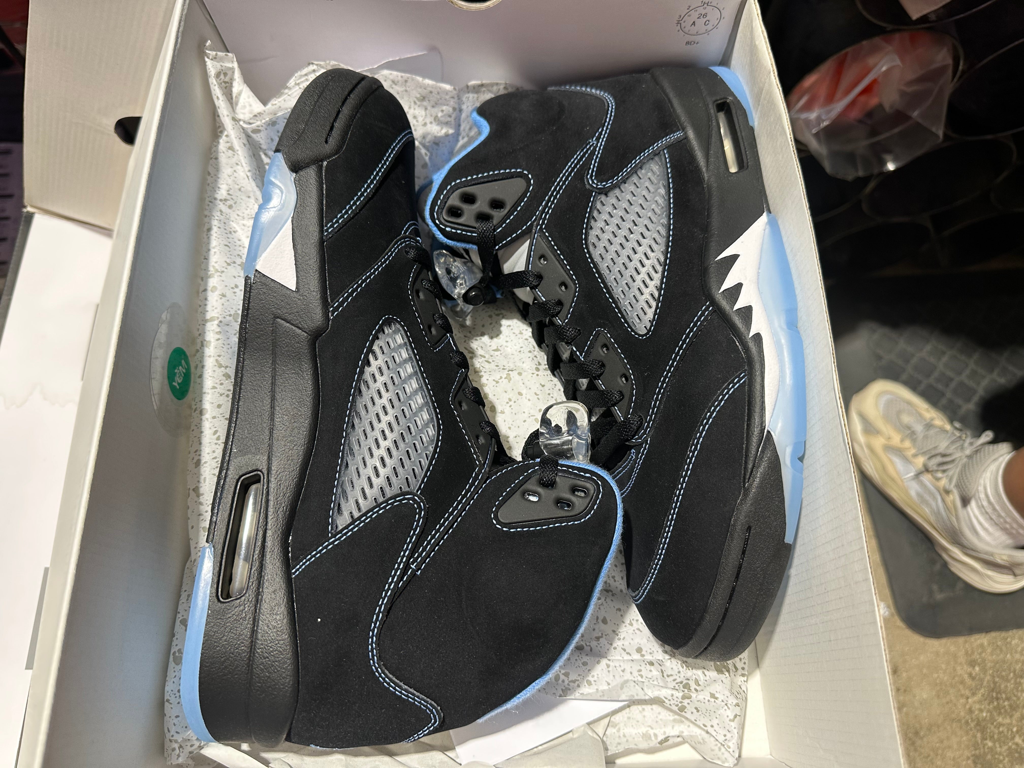 Air Jordan 5 Retro - Black University Blue Size 10.5