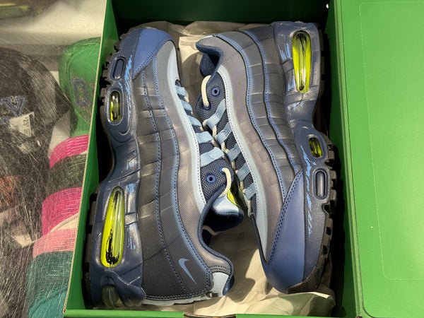 Nike Air Max Muscle 95 Yu-Gi-Oh! Joey (with Promo Card) Size 14 Nike Air Max Muscle 95 Yu-Gi-Oh! Joey (with Promo Card) Size 14