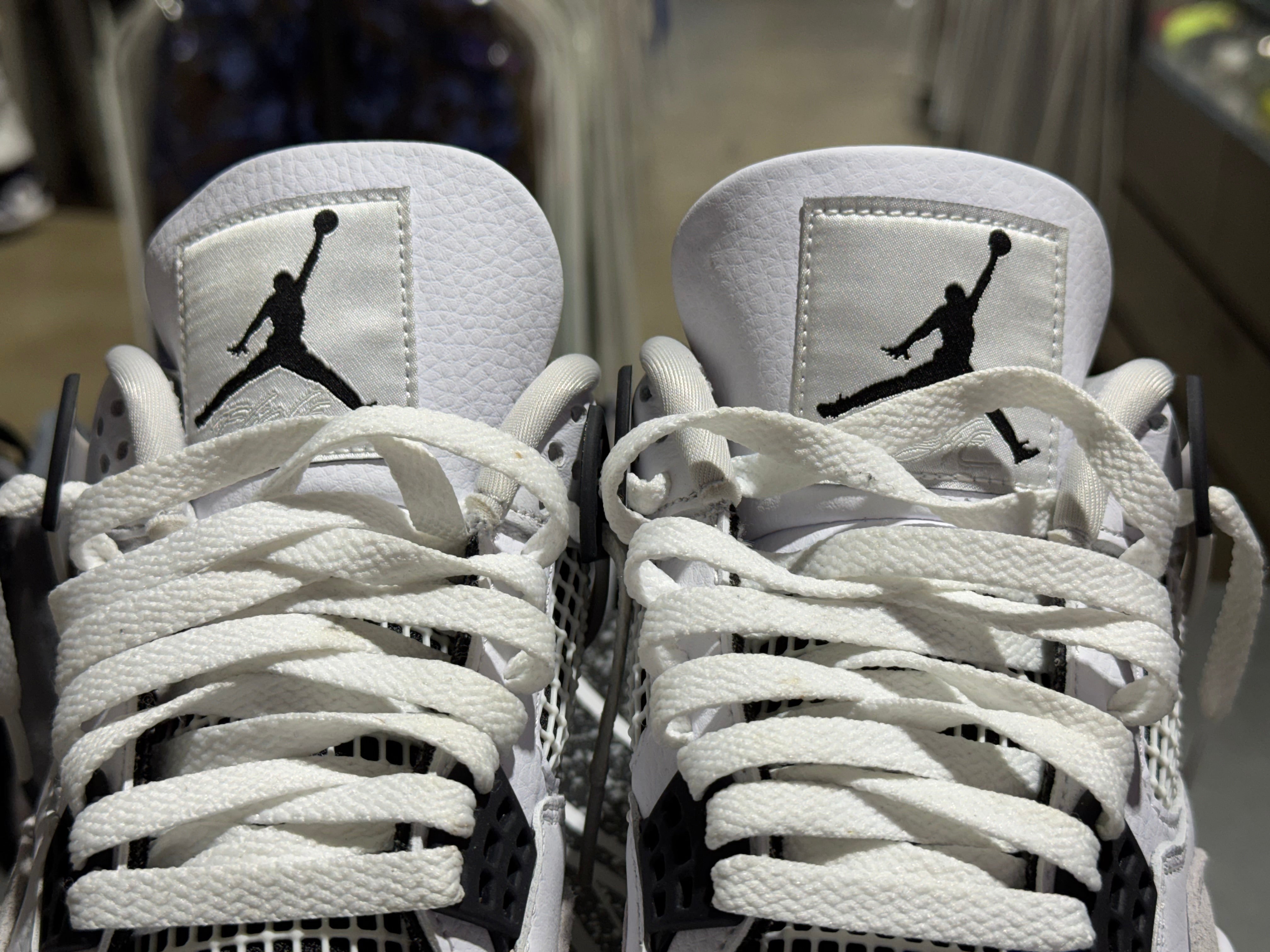 Air Jordan 4 Retro - Military Black Size 8