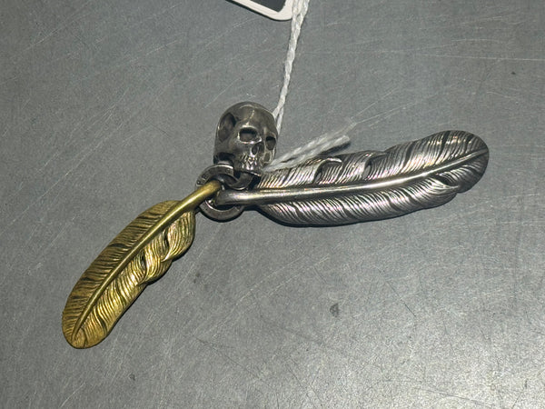 CLEAN 2000s .925 Japanesse Doppelganger Feather & Skull Pendant Set - Silver and Gold