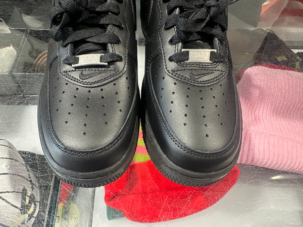 Nike Air Force 1 Low / Supreme - Black Size 10