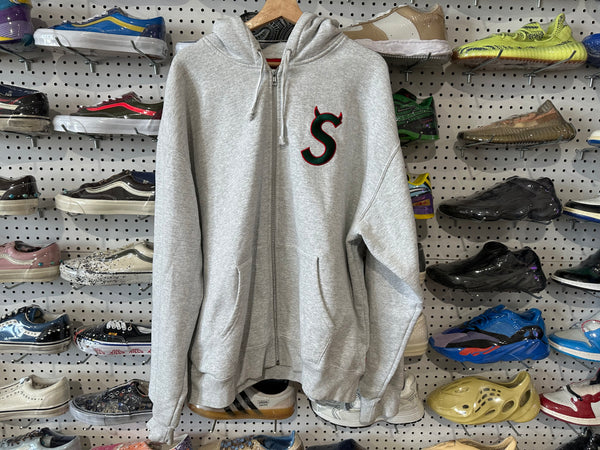 USED Supreme S Logo Horns Zip Up Hoodie - Grey Size XXL