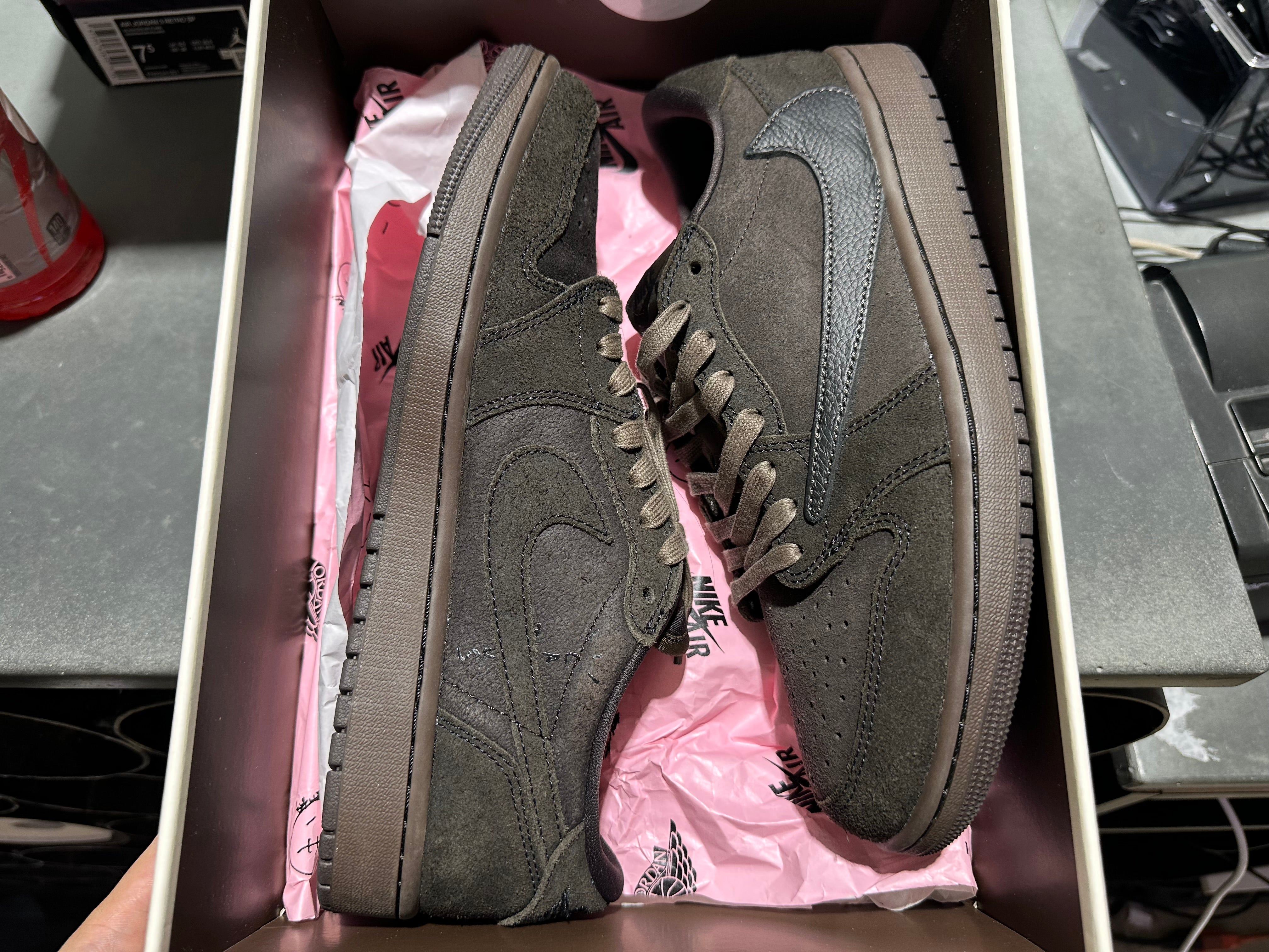 Air Jordan 1 Low OG SP - Travis Scott/Velvet Brown Size 9.5