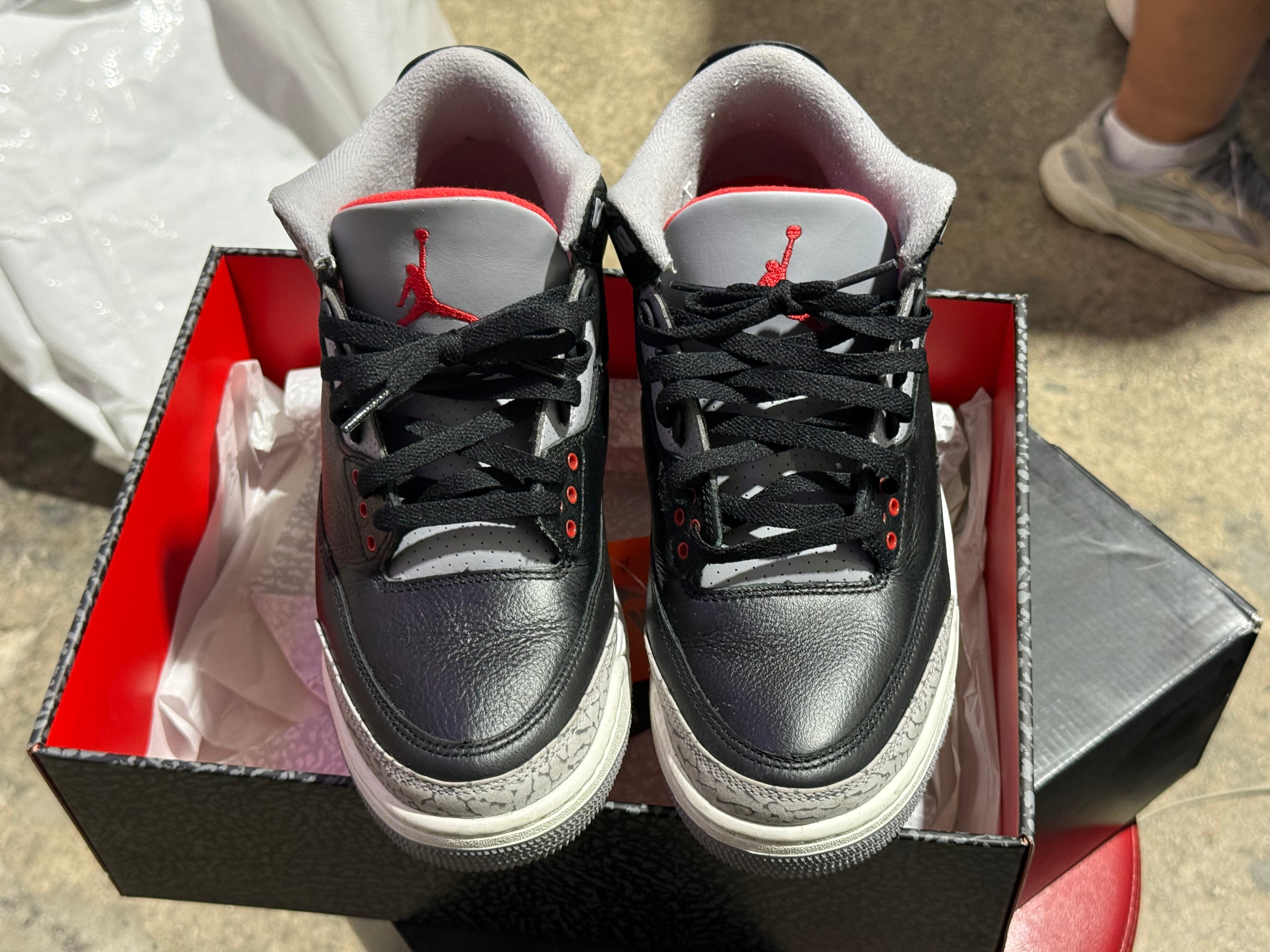 Air Jordan 3 Retro - Black Cement Size 9.5