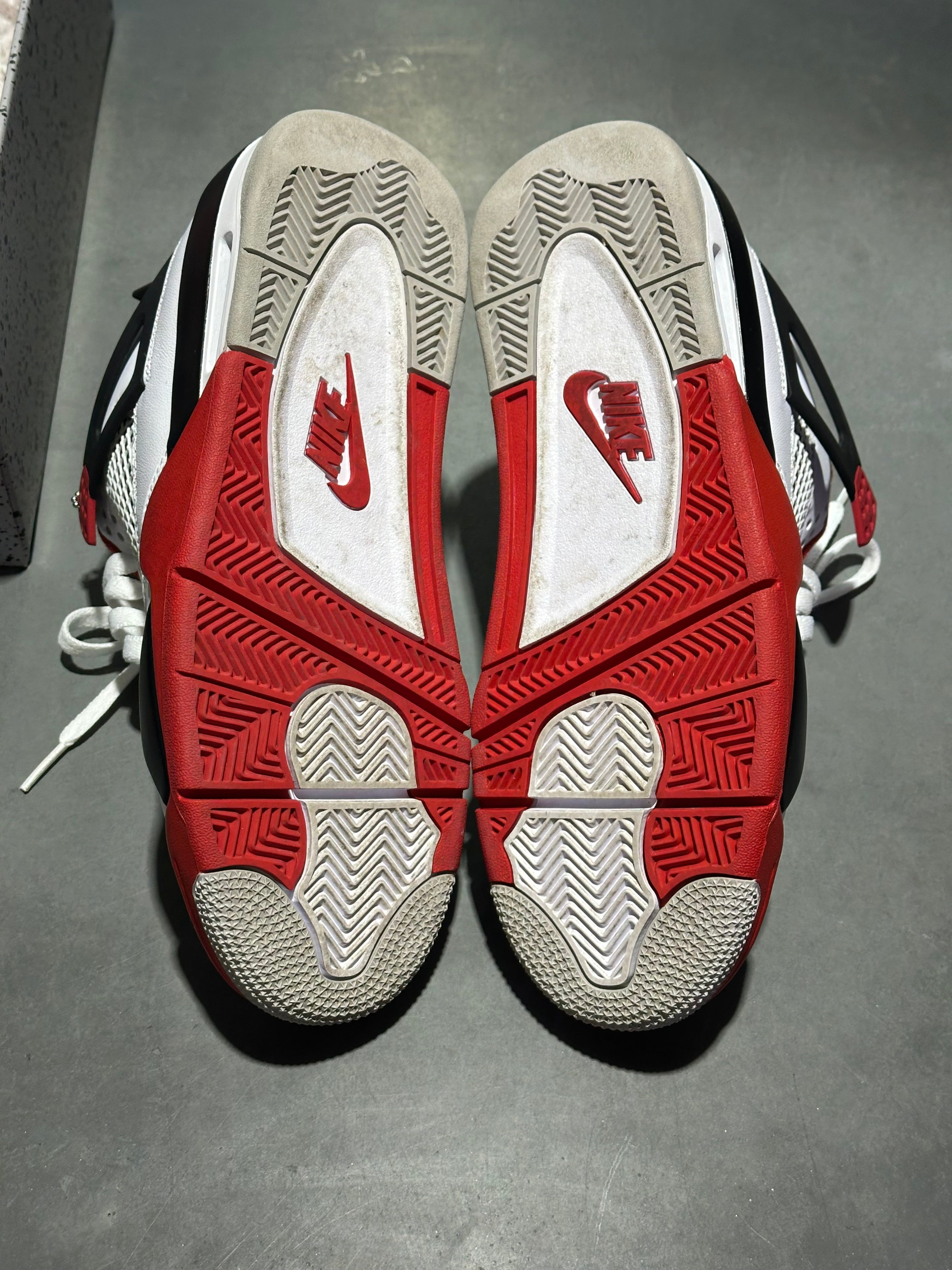 Air Jordan 4 Retro - 2020 Fire Red Size 8.5