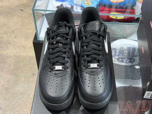 Nike Air Force 1 Low Supreme - Black/White Size 11.5