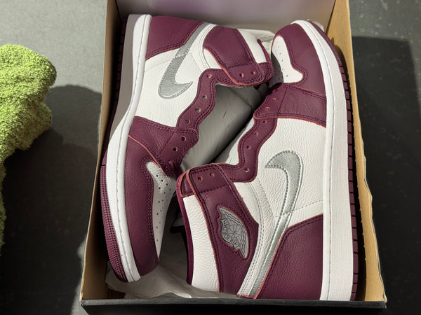 Air Jordan 1 Retro High OG - Bordeaux Size 9.5