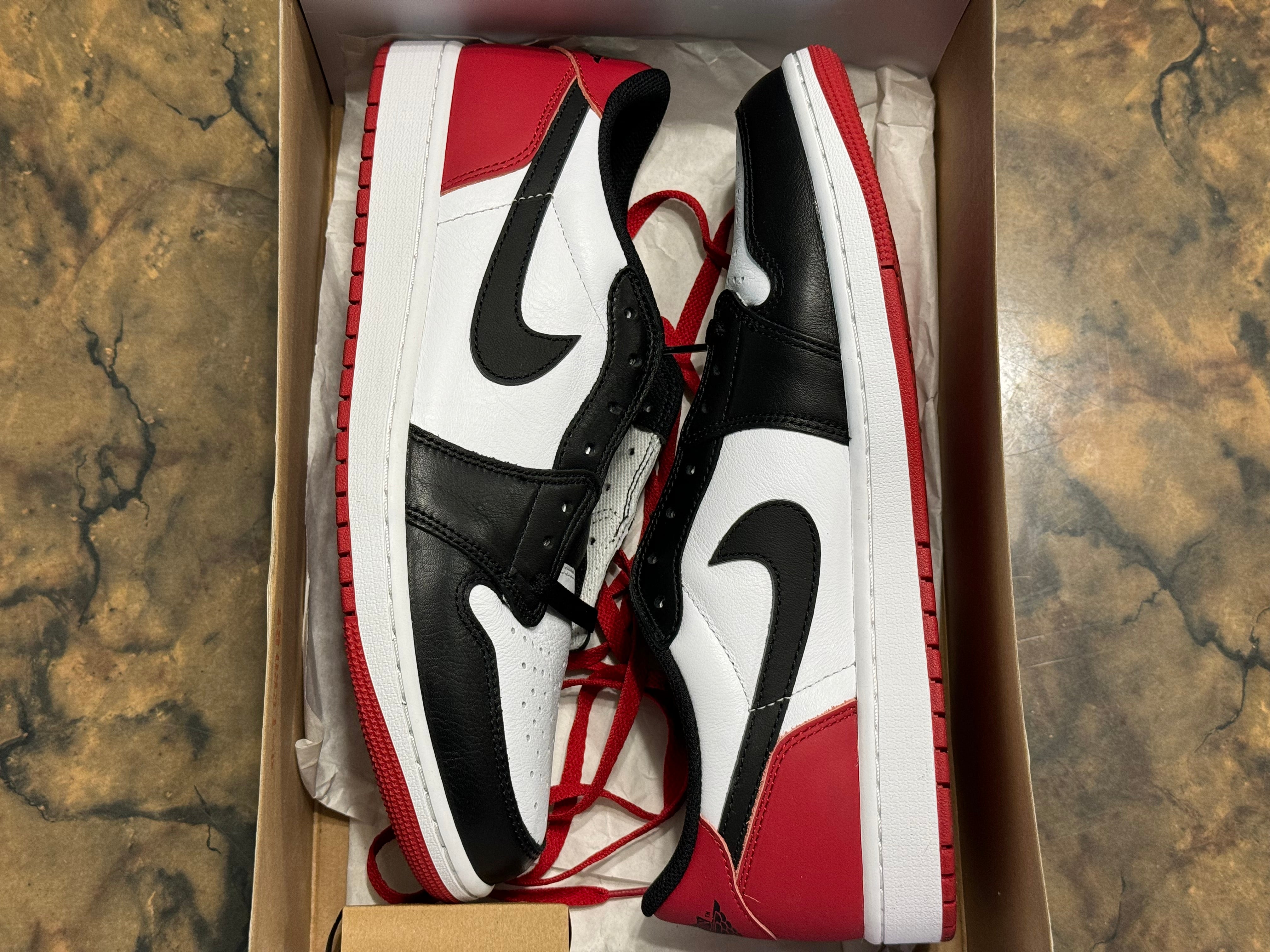 Air Jordan 1 Retro Low OG - Black Toe Size 11.5