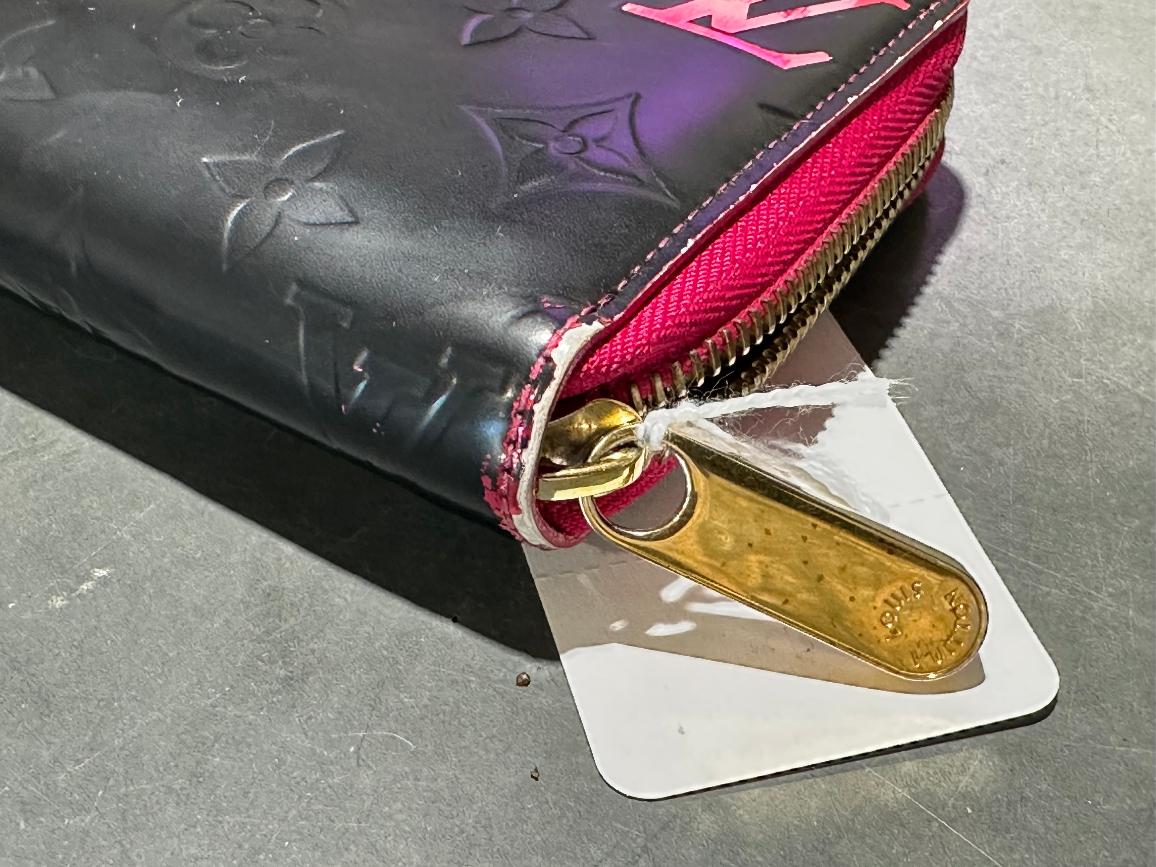 Preloved 2010s Louis Vuitton Zippy Vernis Wallet - Black/Pink