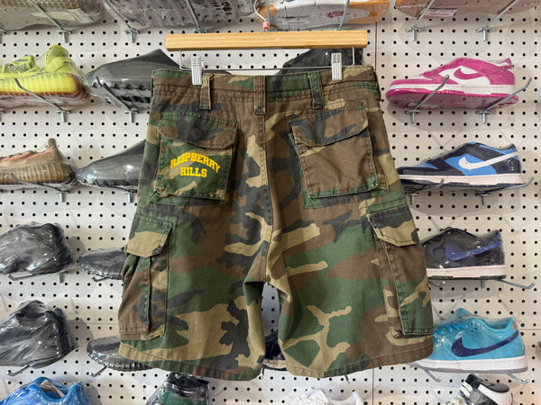 USED GV Gallery Raspberry Hills Army Shorts Size Small
