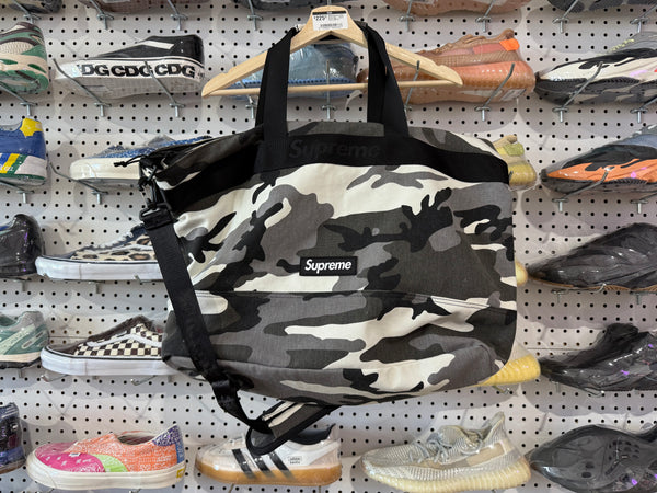 NEW Supreme SS25 Duffle Bag - Snow Camo