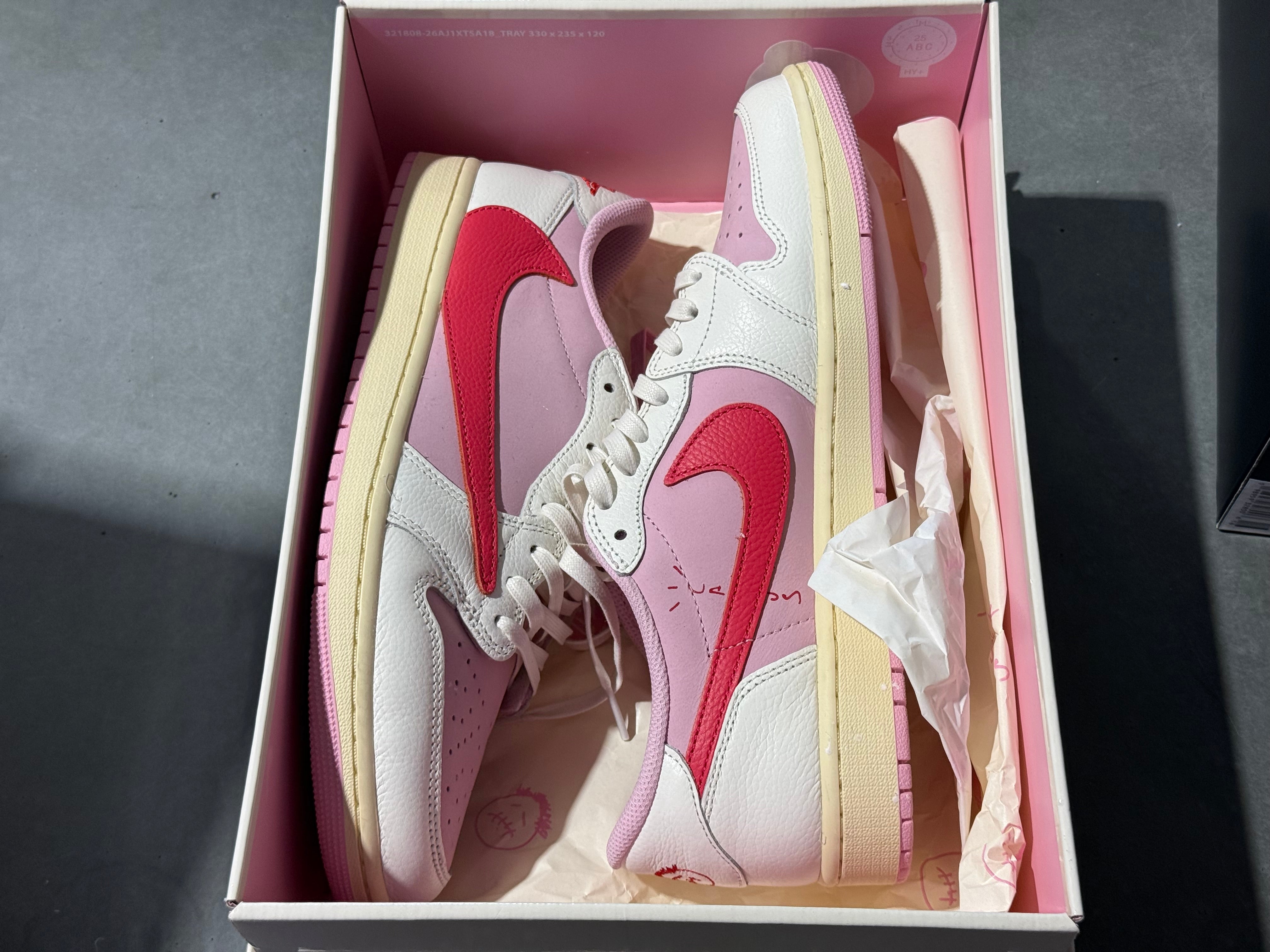 Air Jordan 1 Low OG SP - Travis Scott/Tropical Pink Size 10.5