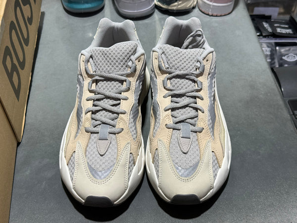 Adidas Yeezy Boost 700 V2 - Cream Size 11