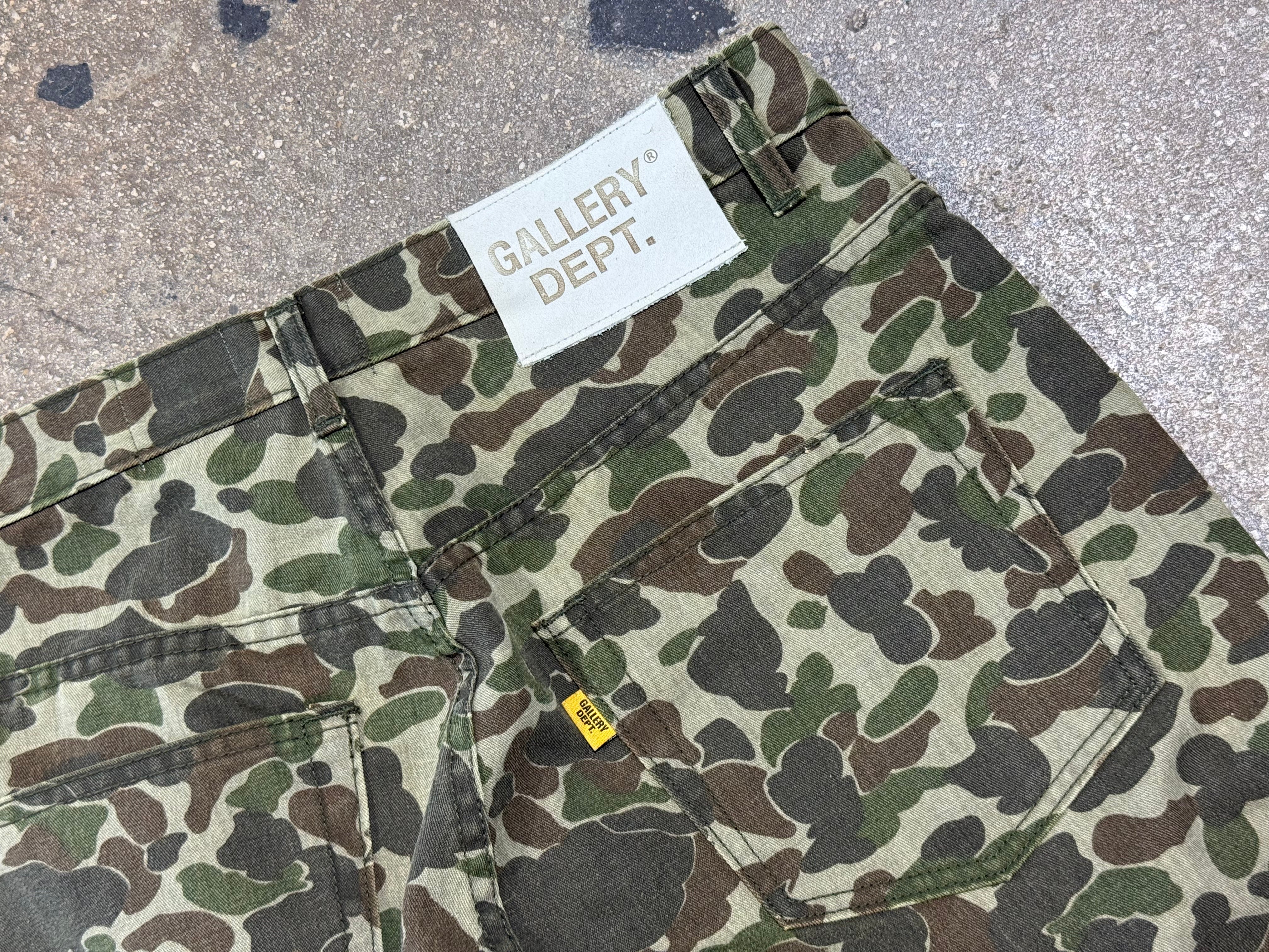 NEW Gallery Department Camo Pants - Green Size 30