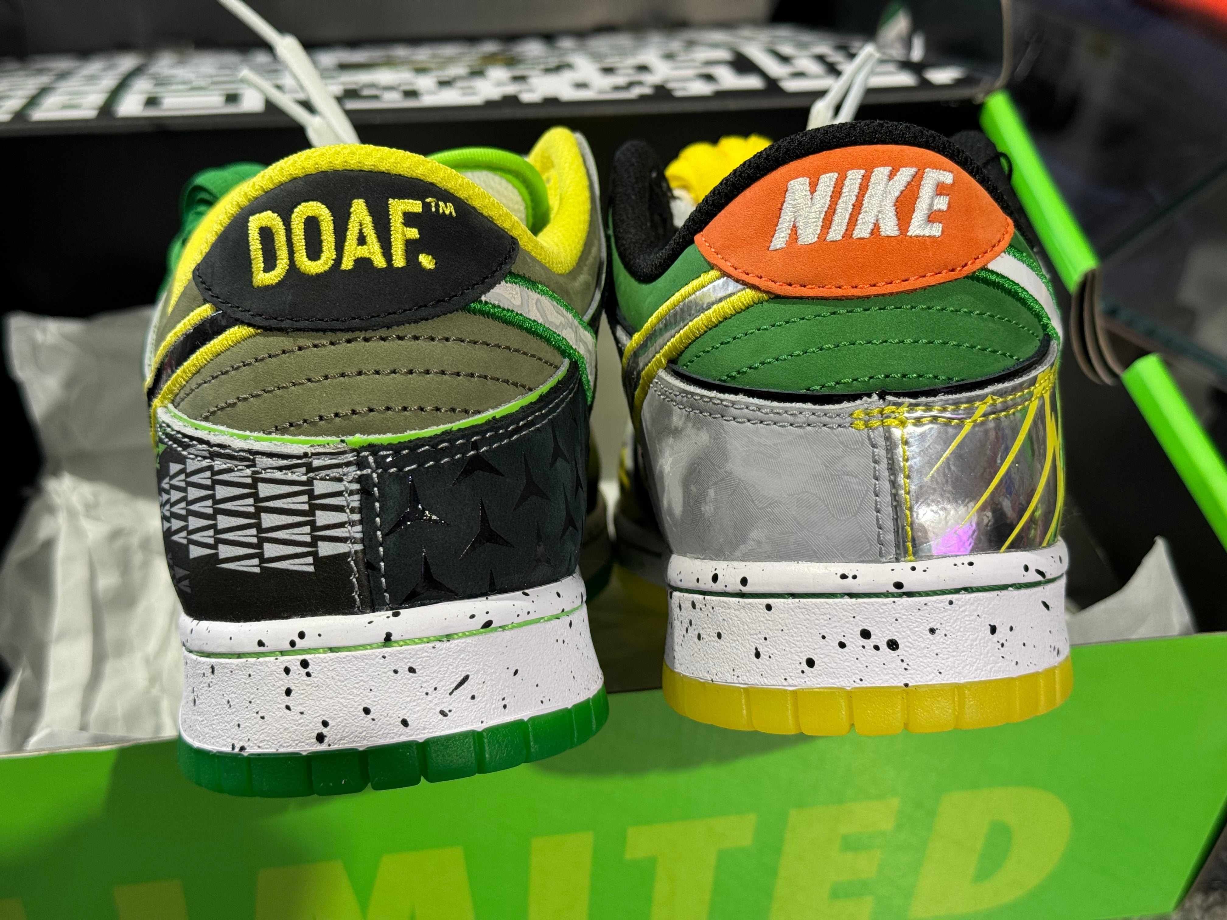 Nike Dunk Low UO Premium - Oregon/What The Duck White