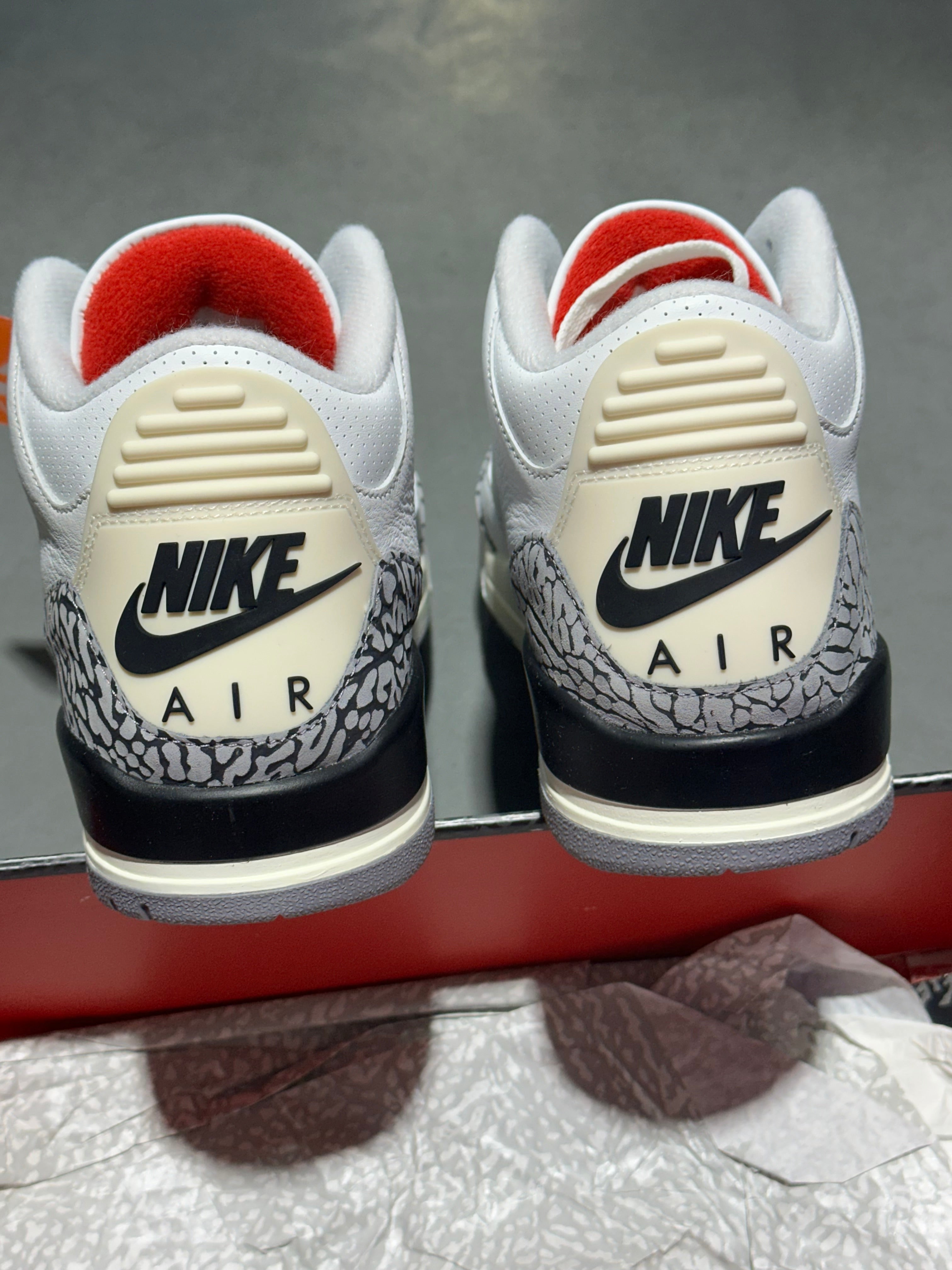 Air Jordan 3 Retro - White Cement Reimagined Size 9
