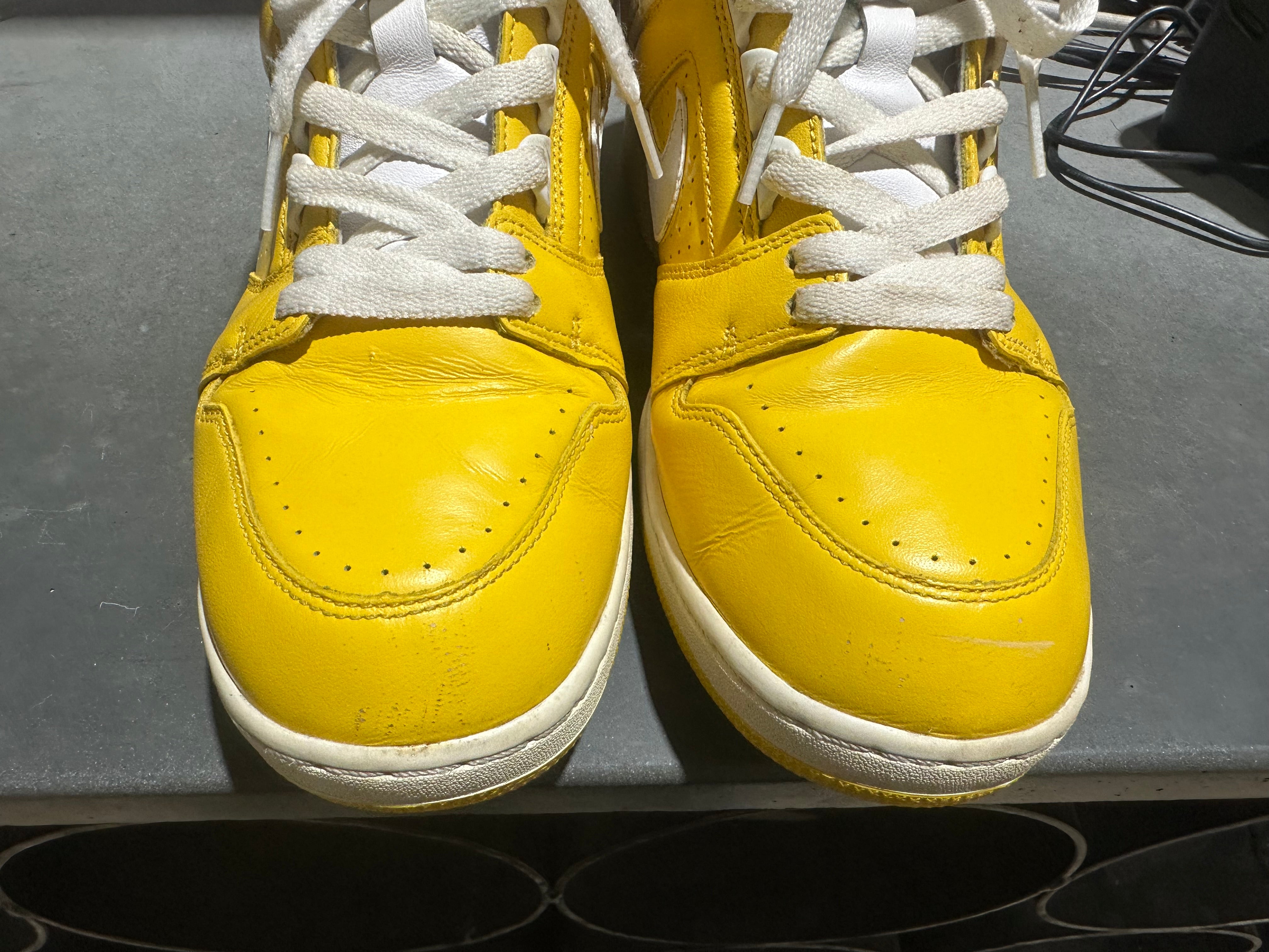 Nike SB Air Force 2 Low Supreme - Yellow Size 10
