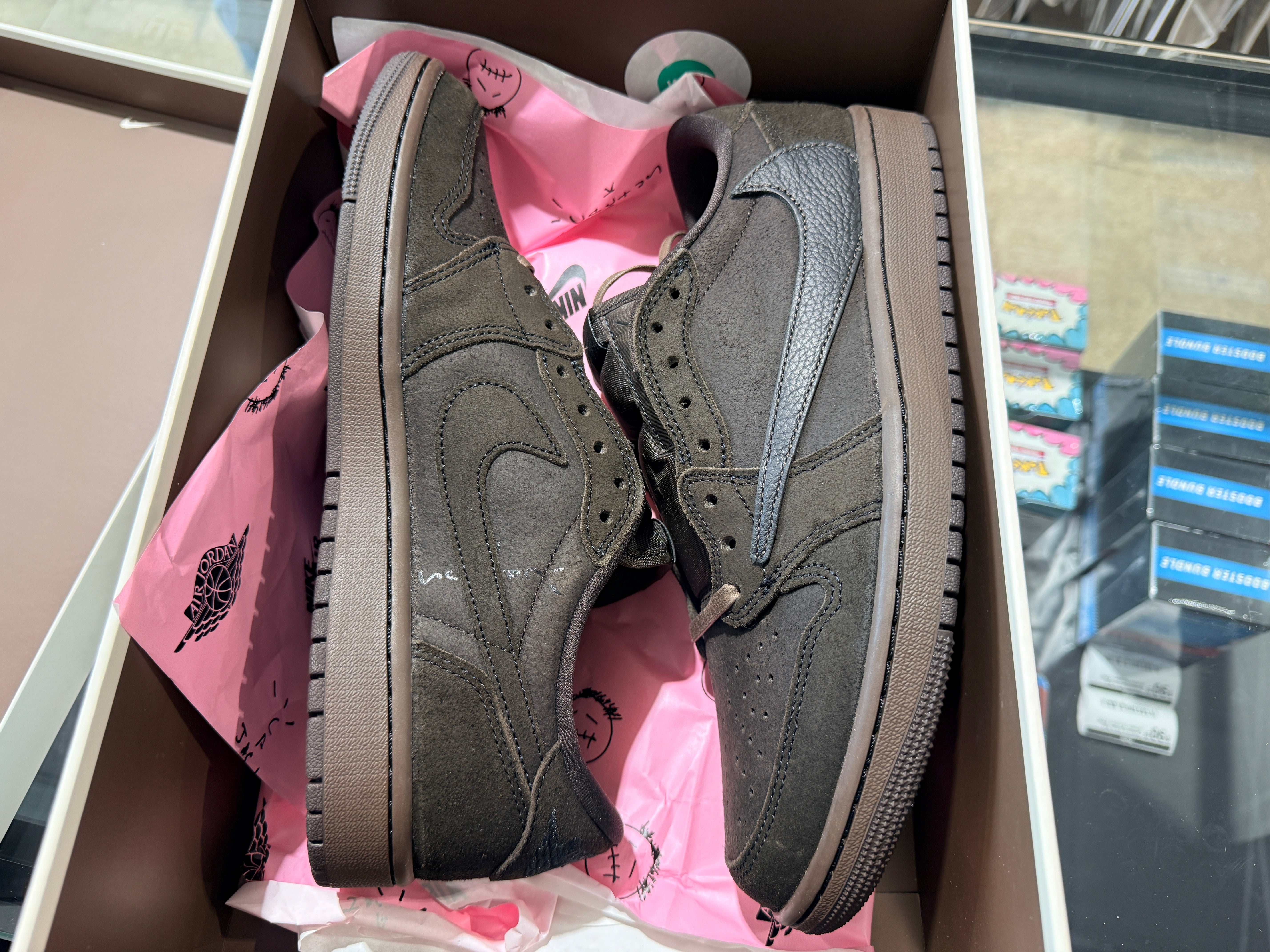 Air Jordan 1 Low OG SP - Travis Scott/Velvet Brown Size 9.5