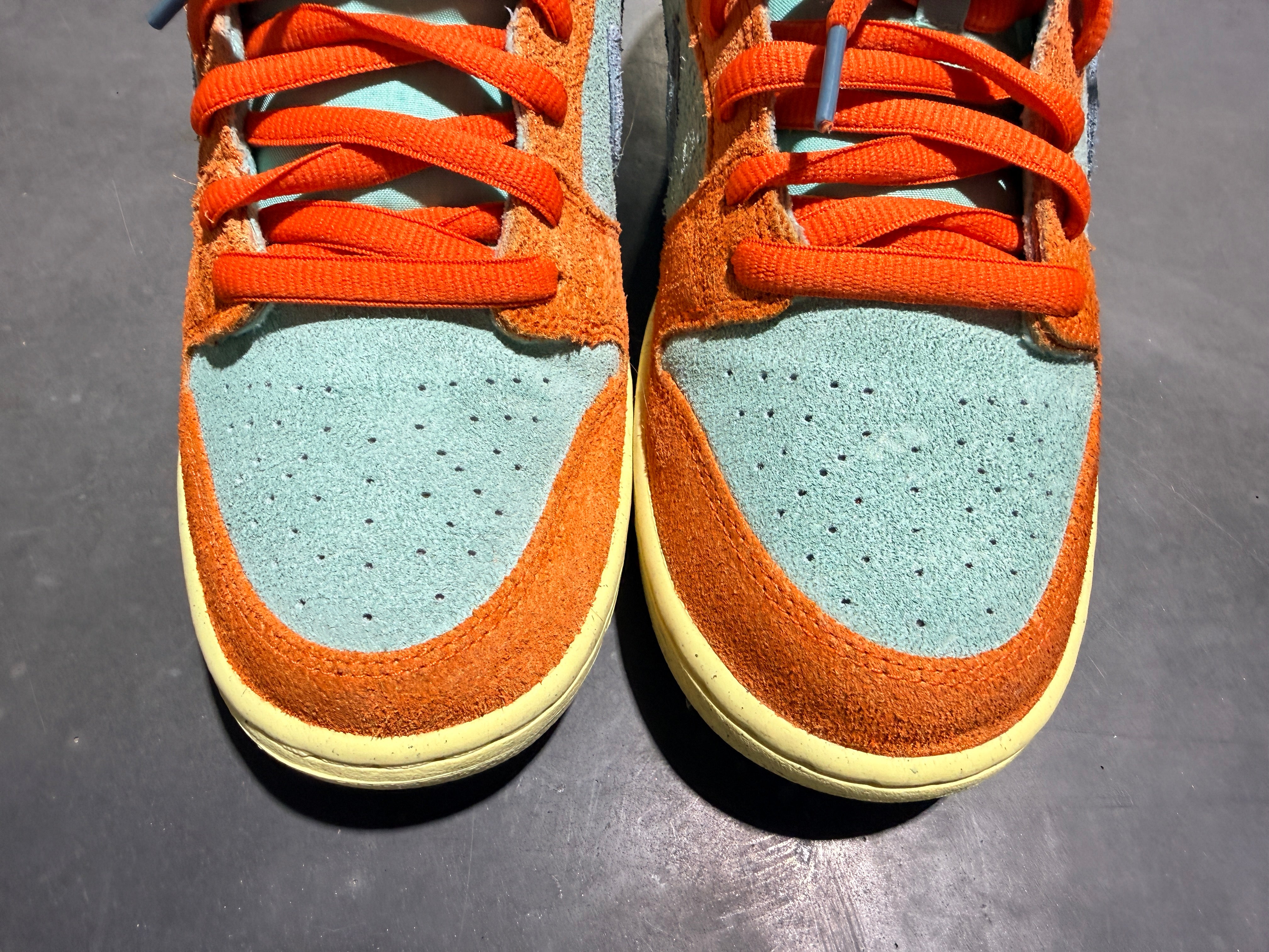 Nike SB Dunk Low - Orange Emerald Rise Size 9