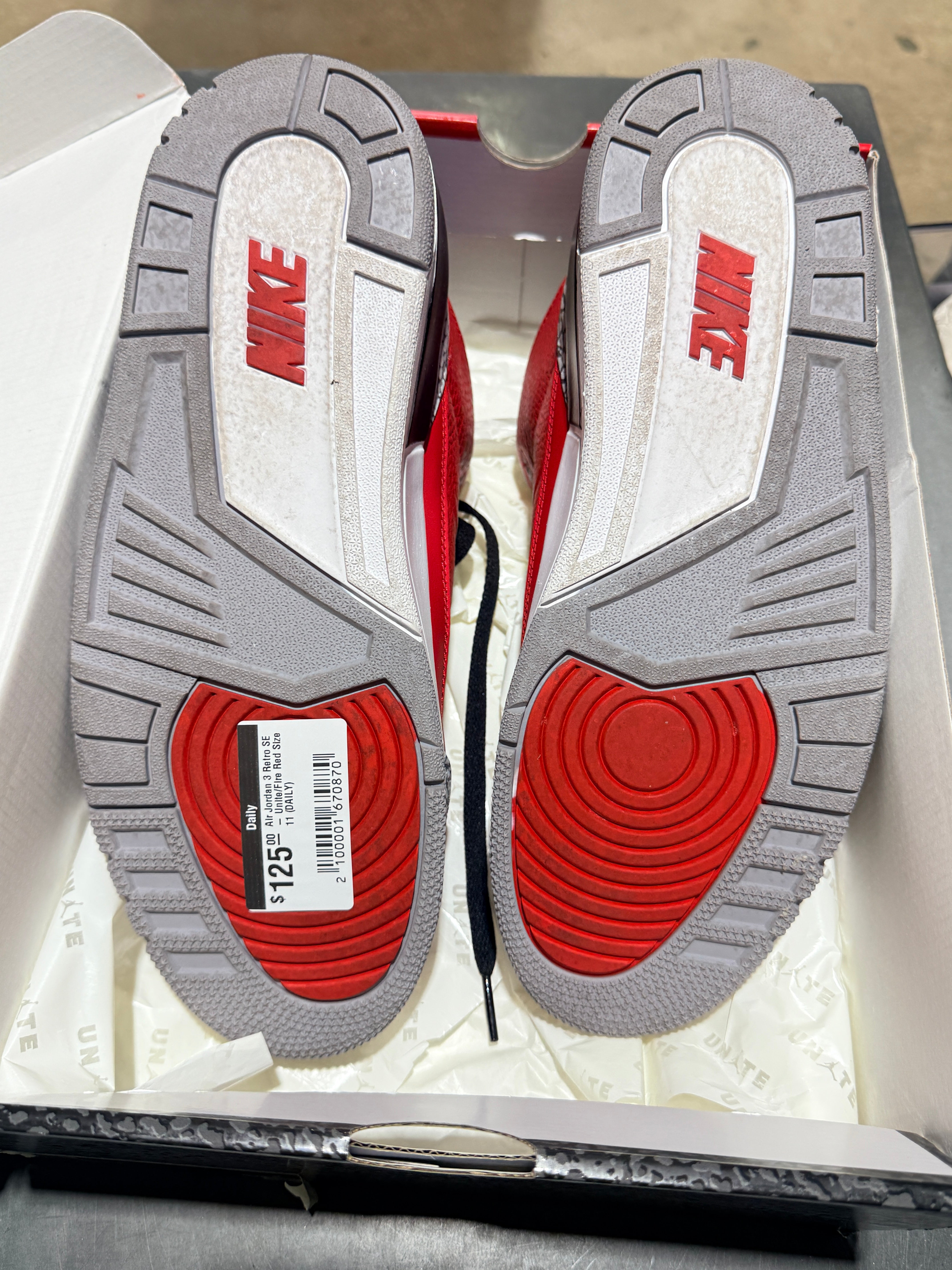Air Jordan 3 Retro SE - Unite/Fire Red Size 11