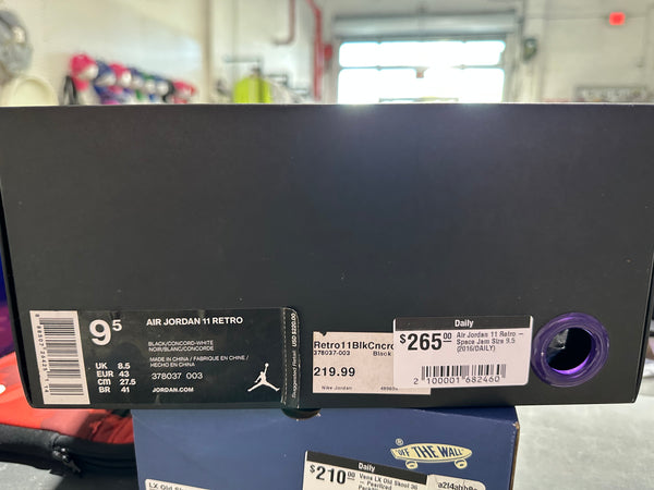Air Jordan 11 Retro - Space Jam Size 9.5