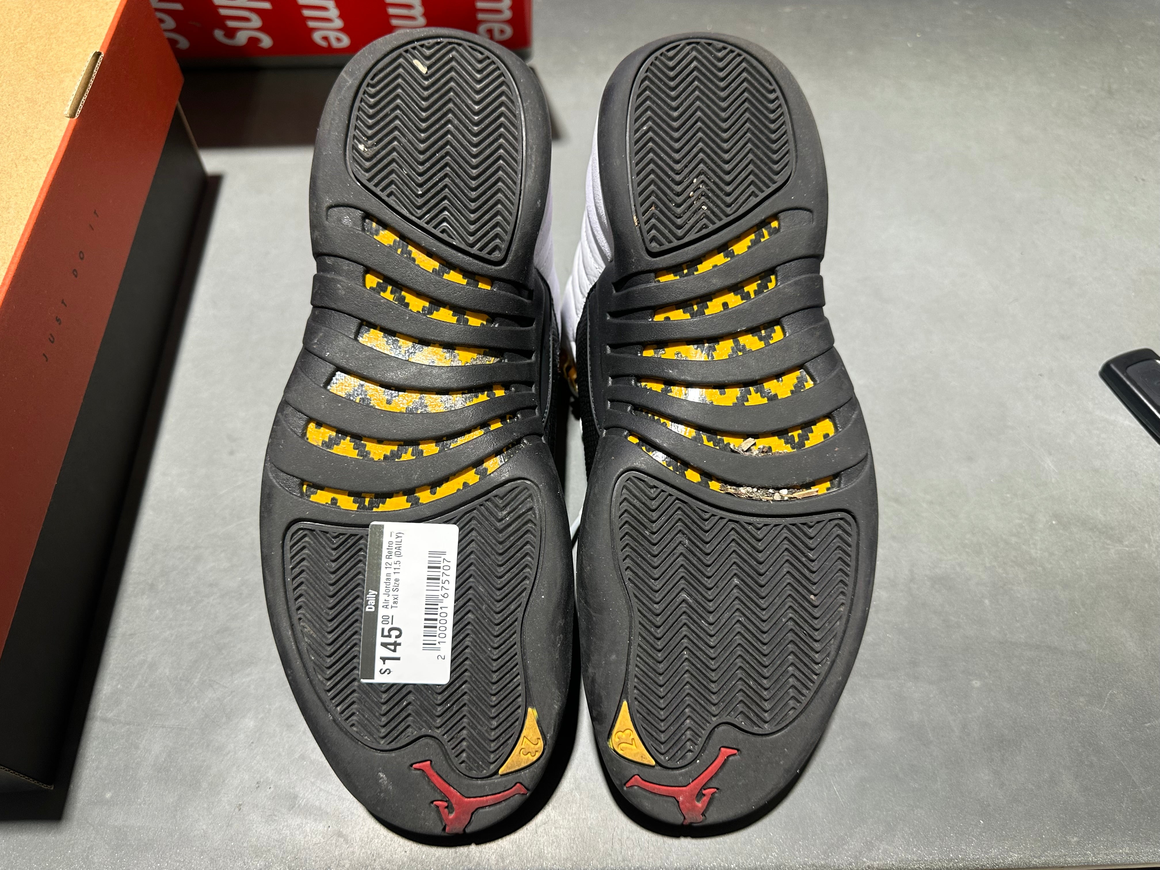 Air Jordan 12 Retro - Taxi Size 11.5