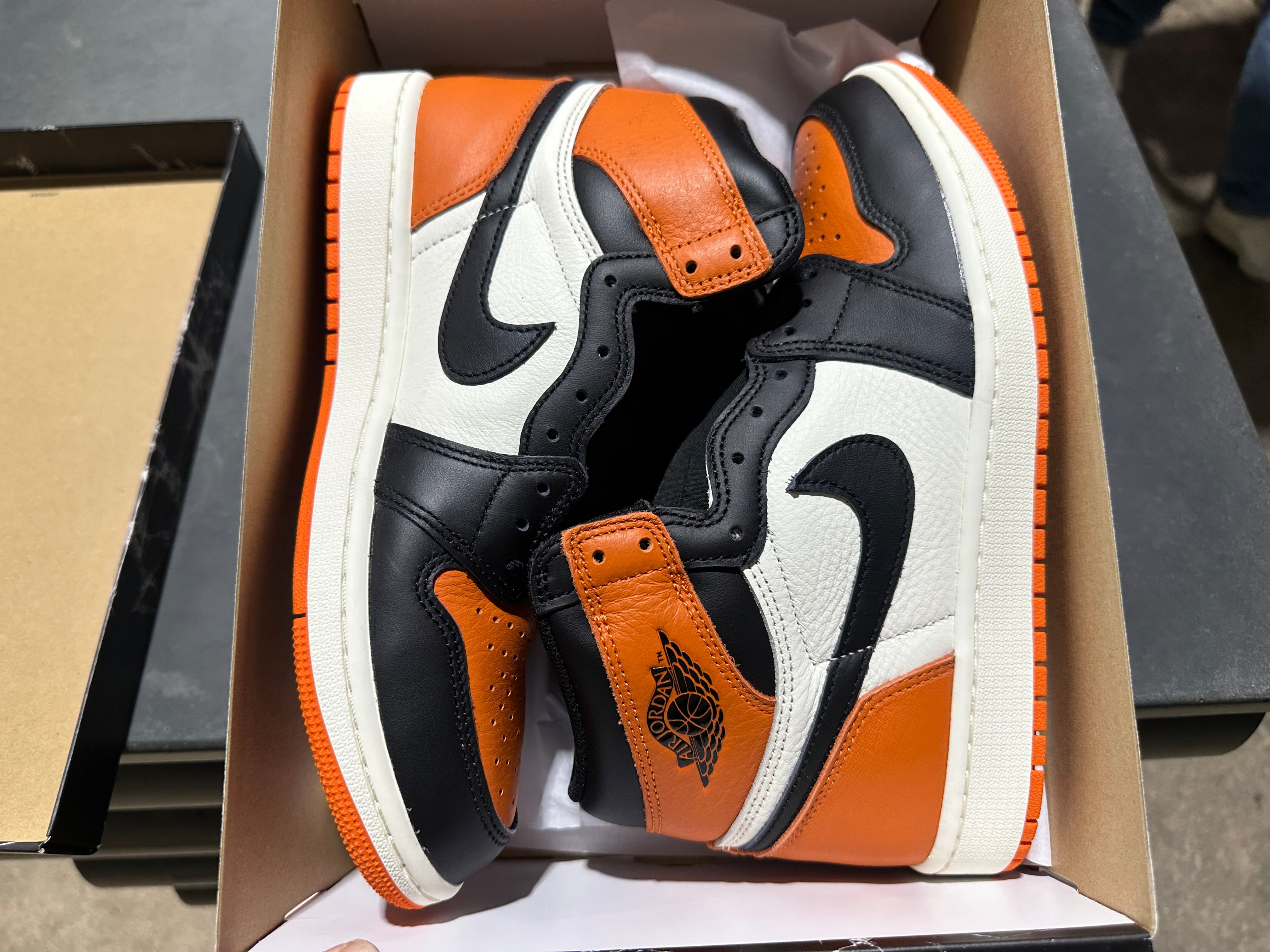 Air Jordan 1 Retro High OG - SBB Size 9