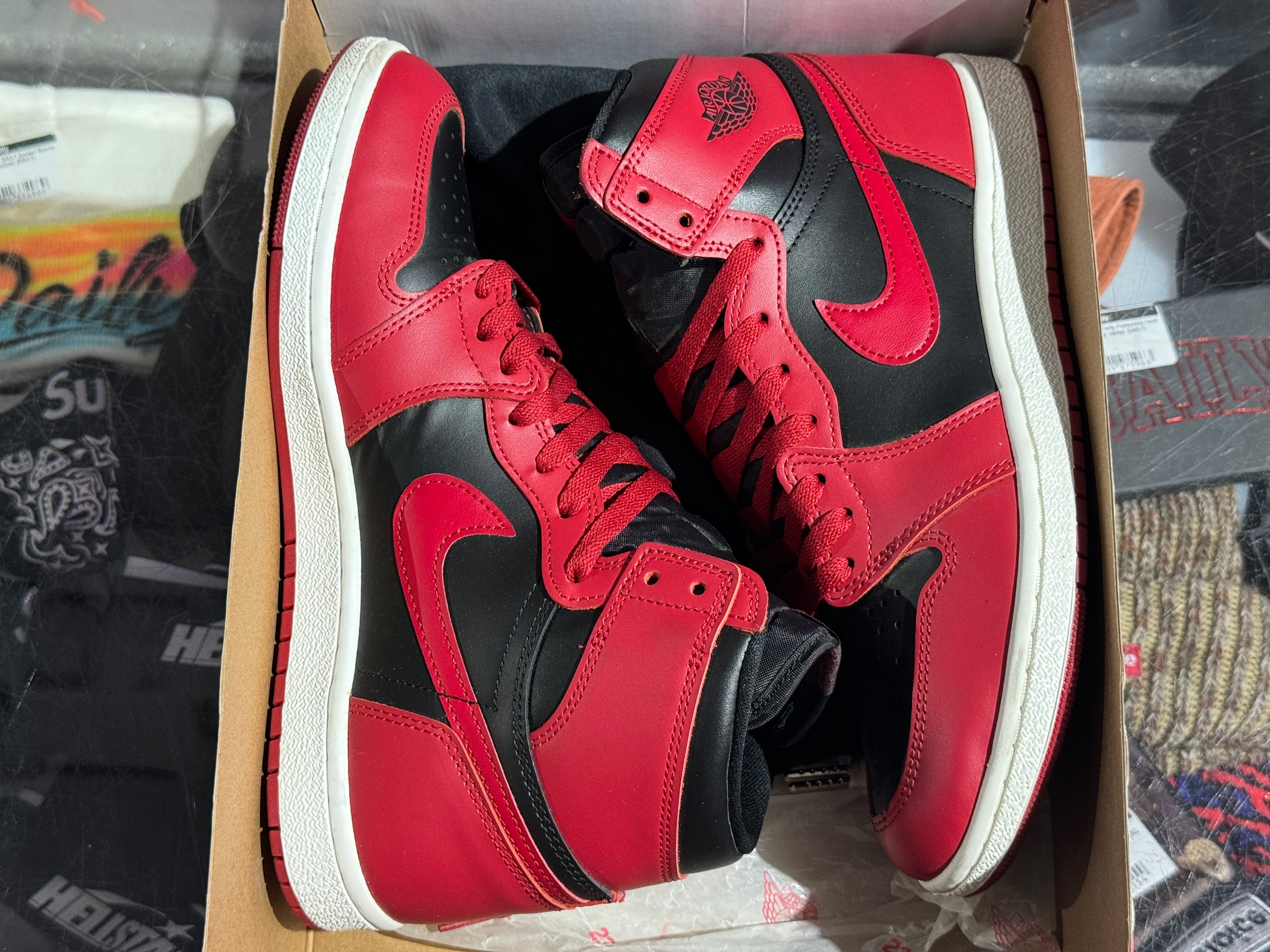 Air Jordan 1 Retro High - 85 Varsity Red Size 10.5