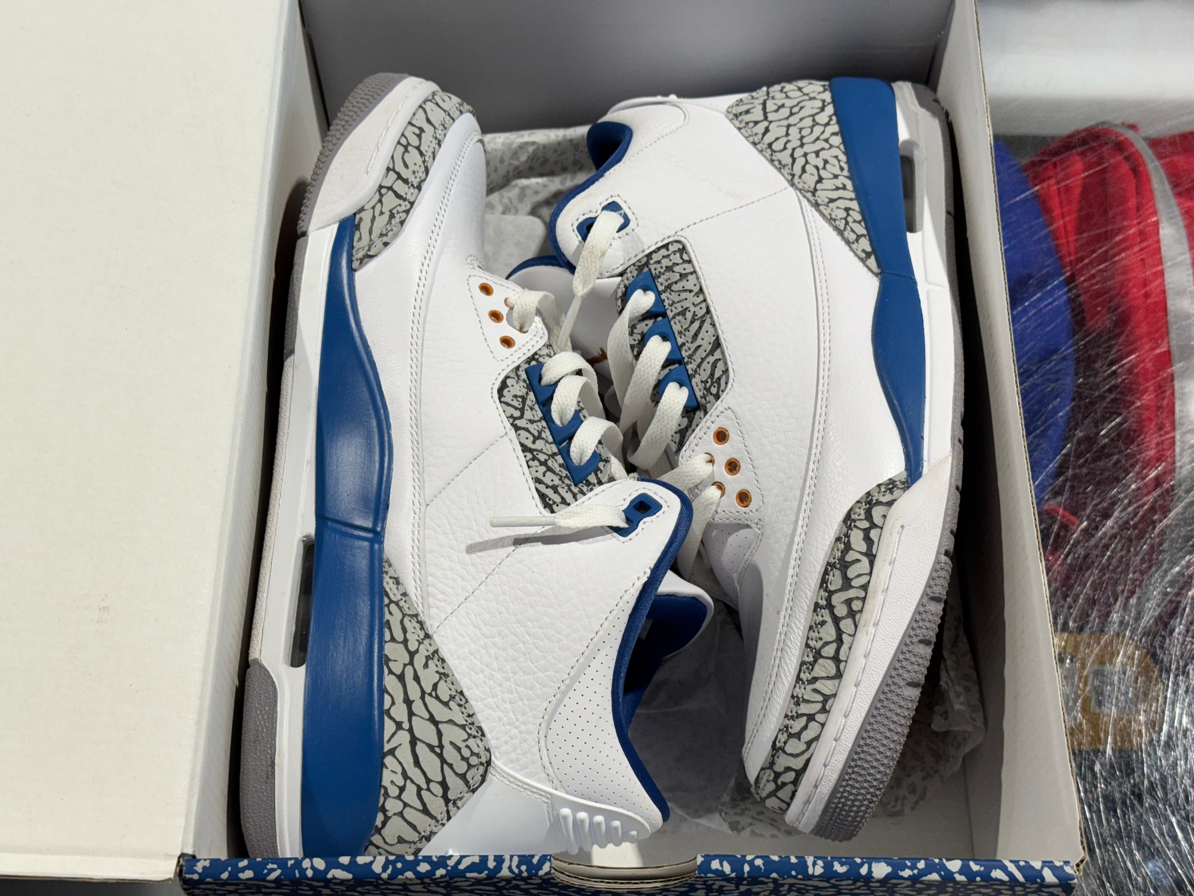 Air Jordan 3 Retro - Wizards Size 10.5