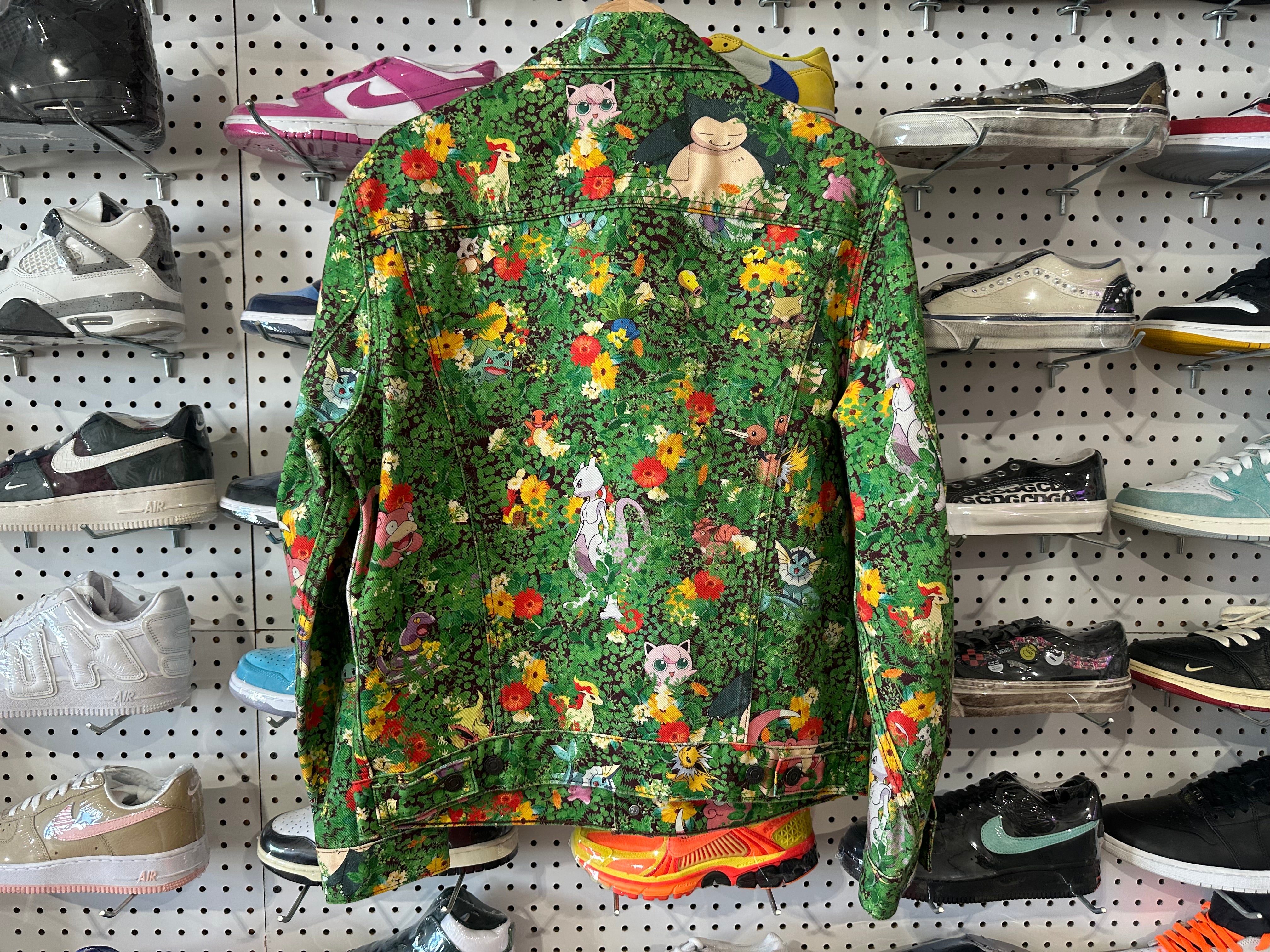NEW Levis x Pokemon 25th Anniversary - Size Small