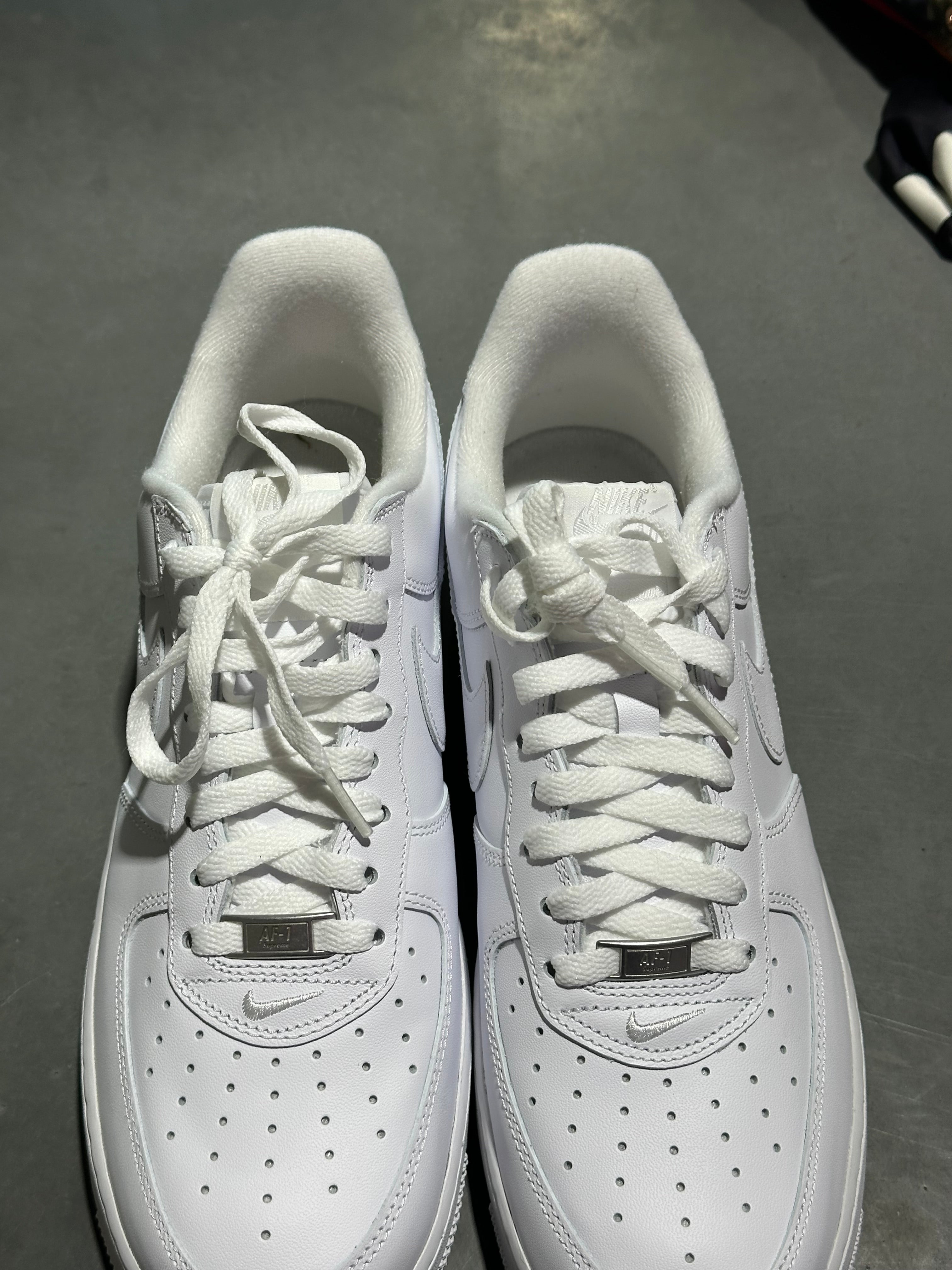 Nike Air Force 1 Low / Supreme - White Size 11.5