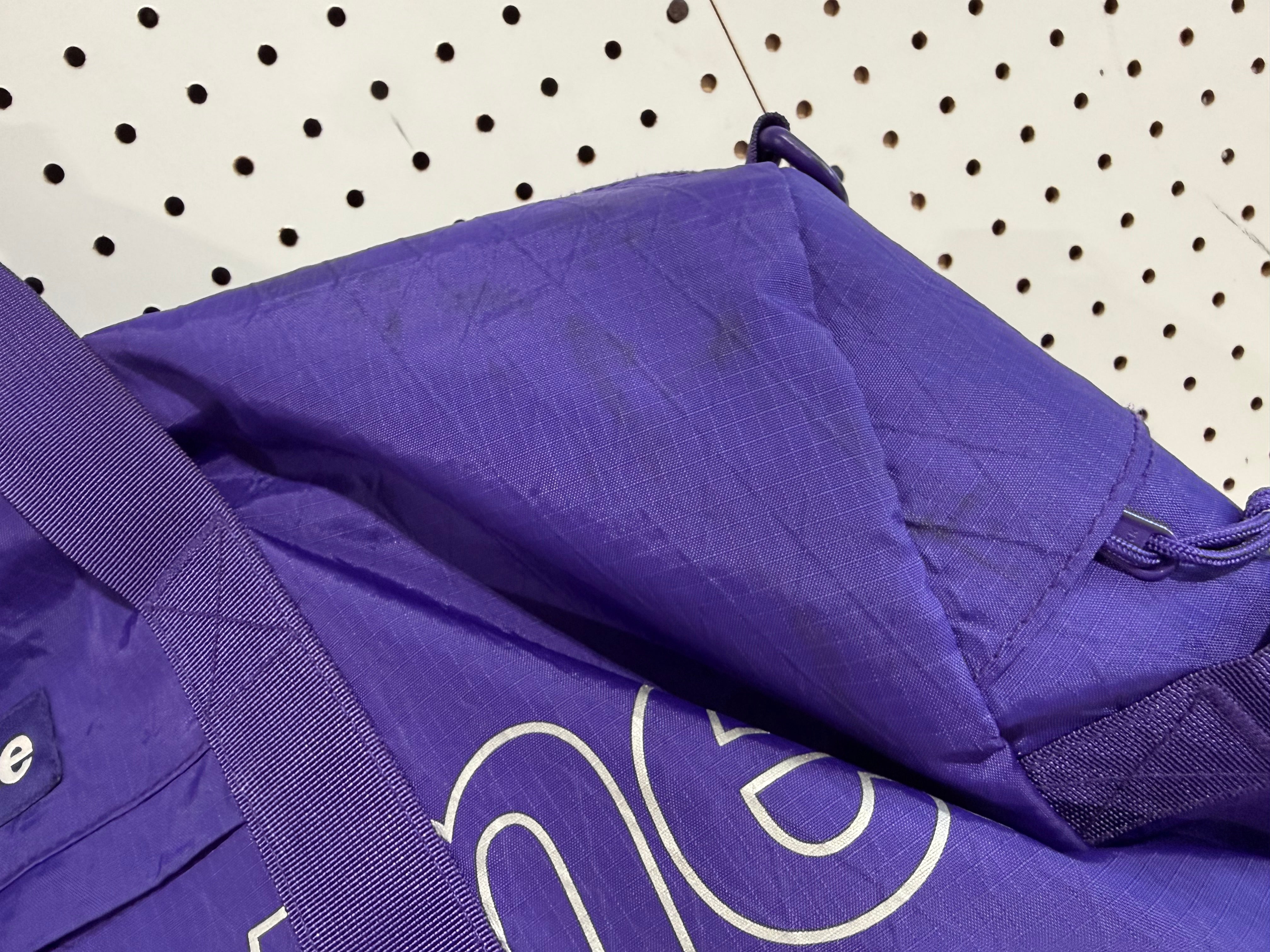 USED Supreme Duffle Bag FW18 - Purple