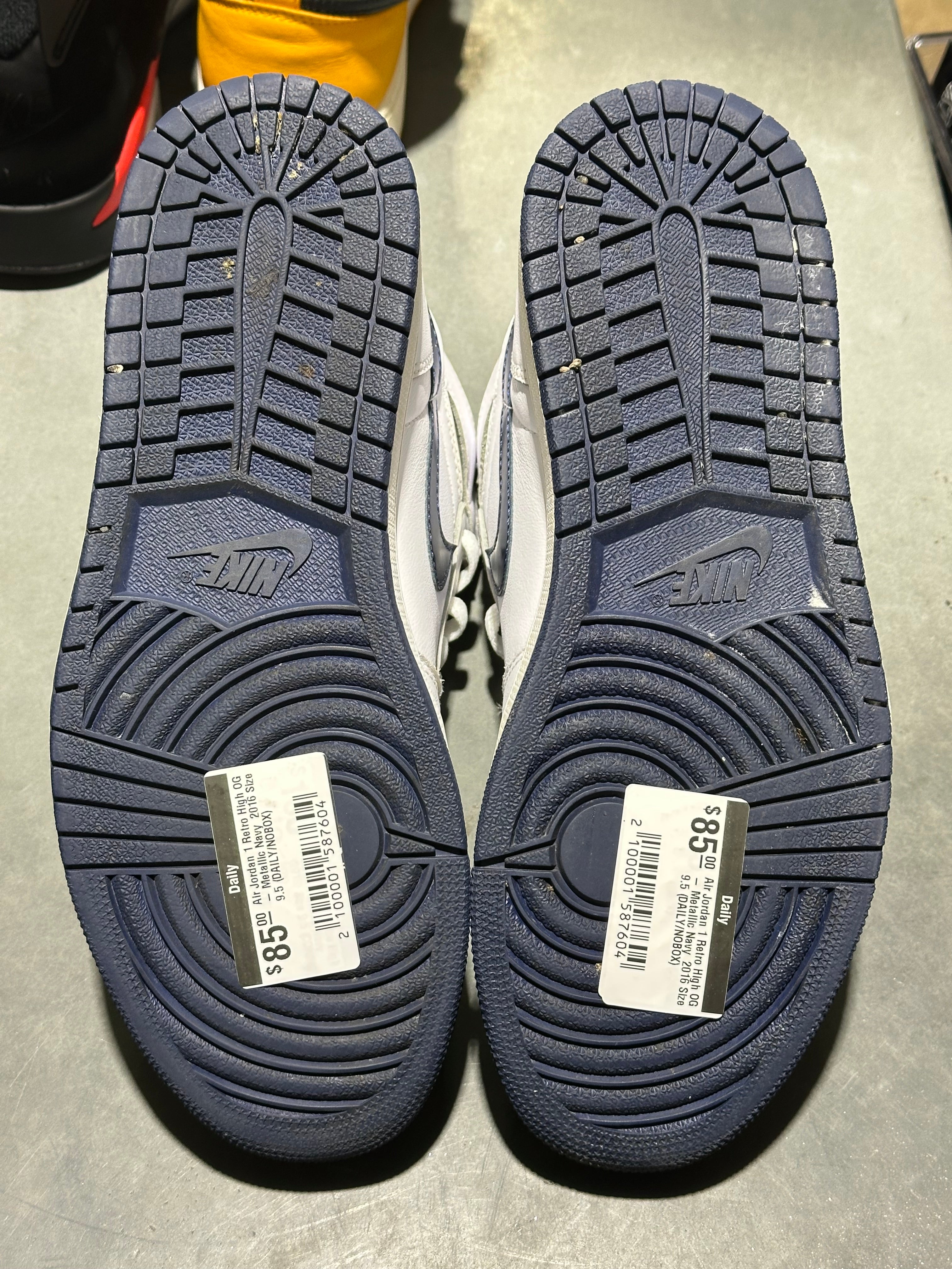 Air Jordan 1 Retro High OG - Metallic Navy 2016 Size 9.5